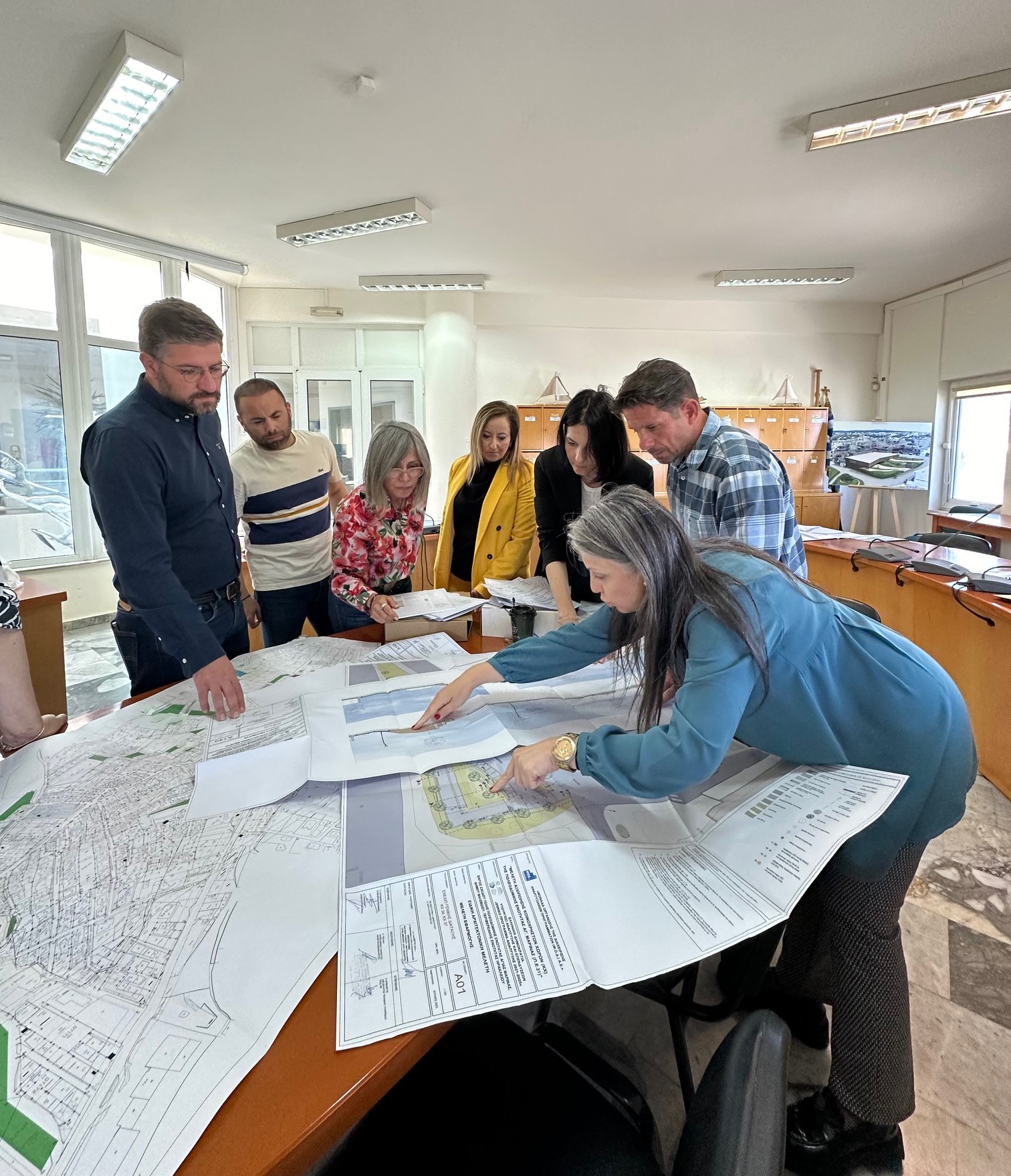 Νέοι κοινόχρηστοι χώροι στην Αγία Μαρίνα - Τις μελέτες για 5 νέες αναπλάσεις παρέλαβε ο Δ. Μαλεβιζίου