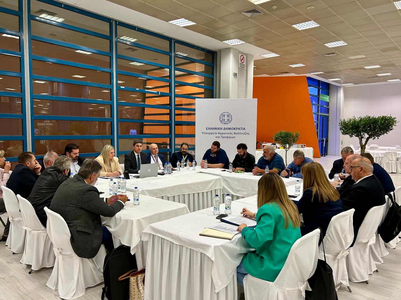 Αποφασισμένοι για σύσταση Διεπαγγελματικής Γραβιέρας ΚρήτηςΠΟΠ Αυγενάκης και εκπρόσωποι παραγωγικών-θεσμικών φορέων