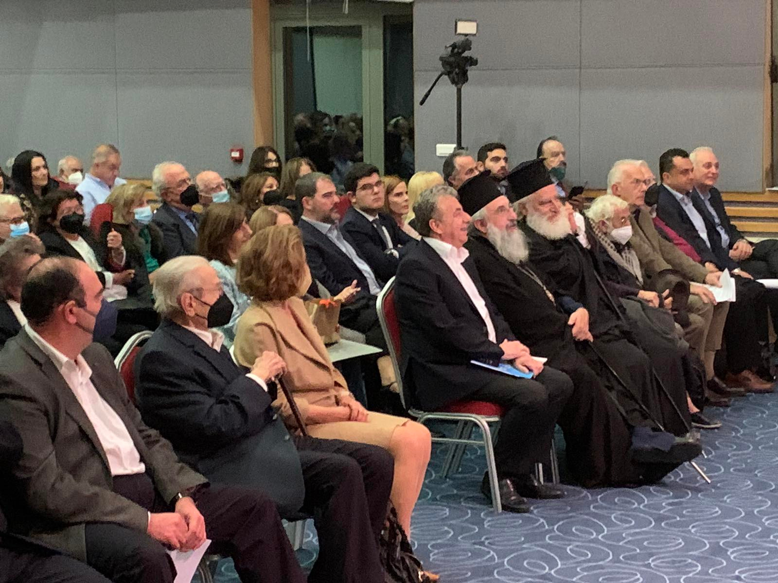 Βράβευση Ματζαπετακη με Περιφερειαρχη