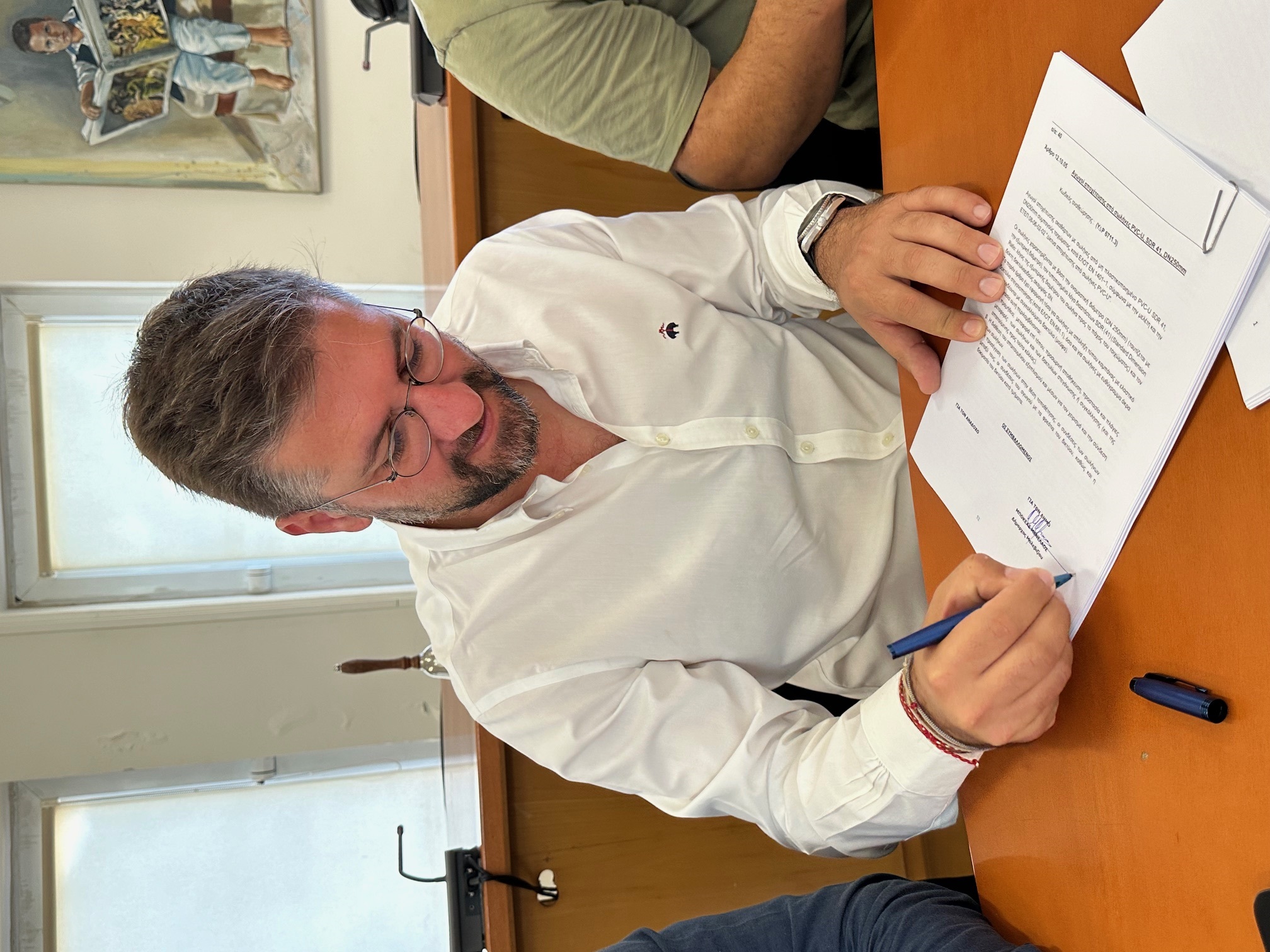 Ο Μεν. Μποκέας υπέγραψε τη σύμβαση για την αντικατάσταση των δικτύων ύδρευσης και αποχέτευσης της Δαμάστας