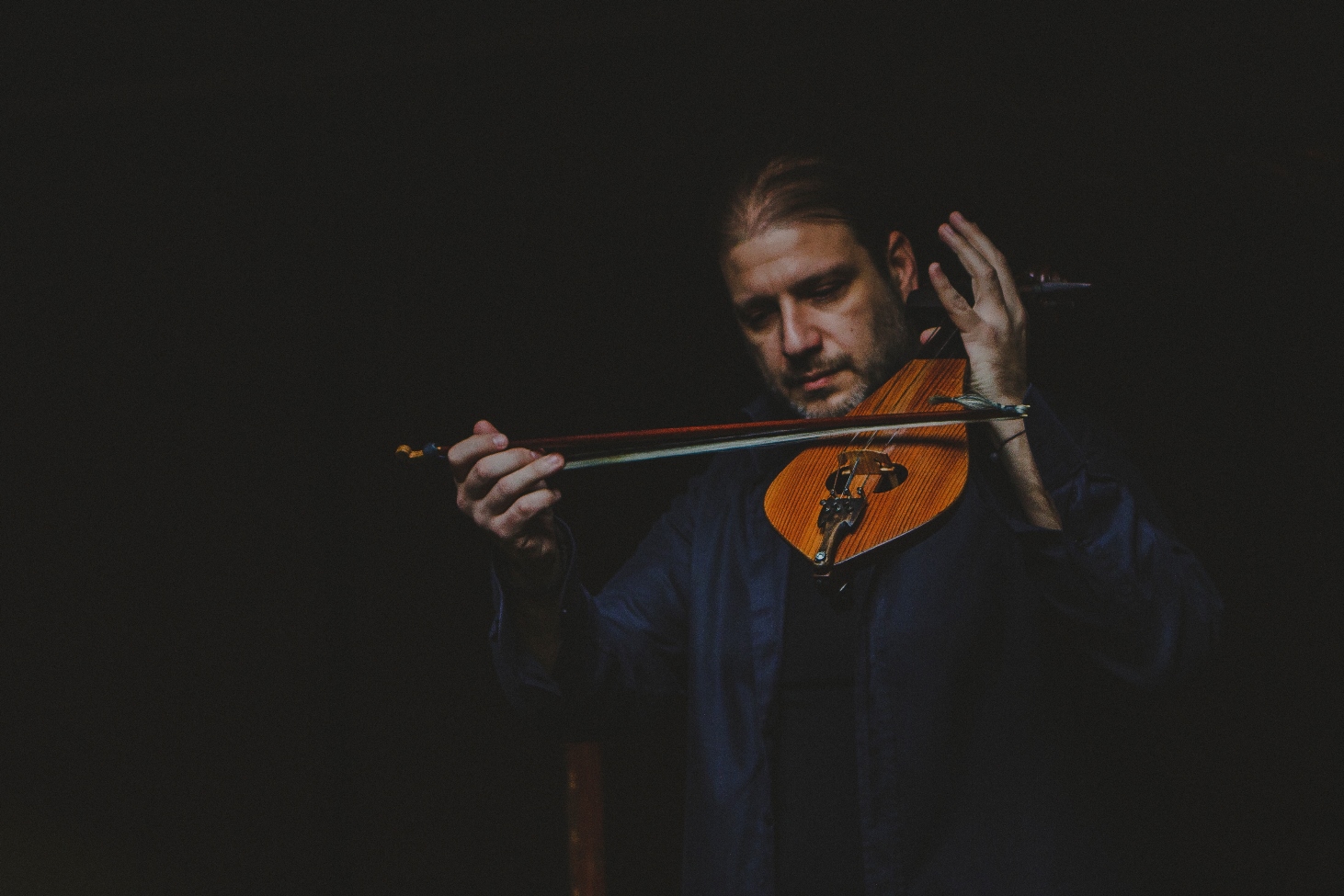 Ο Ζαχαρίας Σπυριδάκης με τη λύρα του