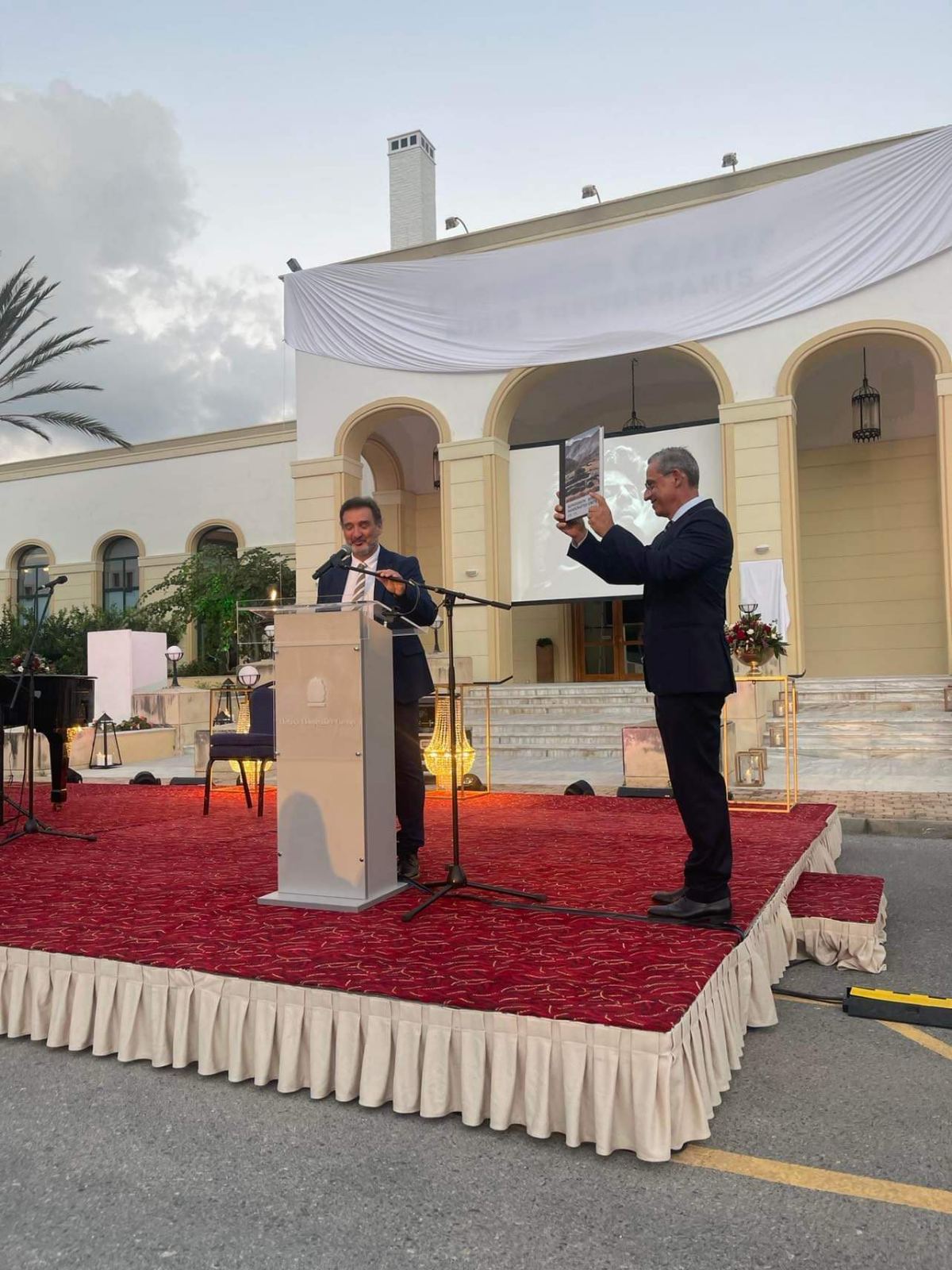 Στην τελετή ονοματοδοσίας του Συνεδριακού Κέντρου "Μίκης Θεοδωράκης" του Metaxa Hospitality Group η Περιφέρεια