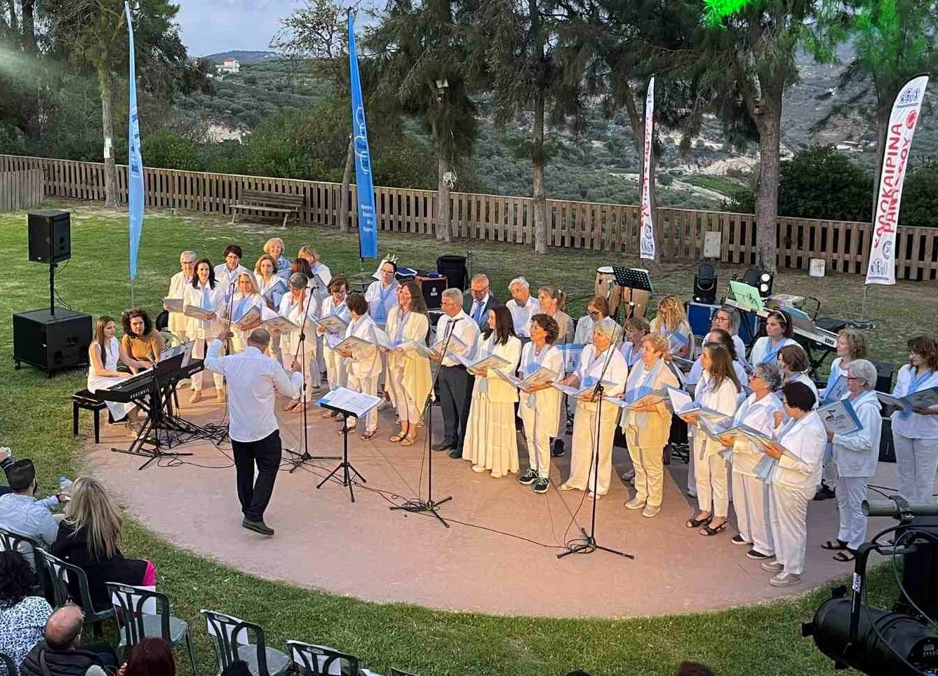 Η επίσημη έναρξη των «Καλοκαιρινών Ραντεβού» πραγματοποιήθηκε στην Επισκοπή σε μία ζεστή εκδήλωση παρουσία πλήθους κόσμου.