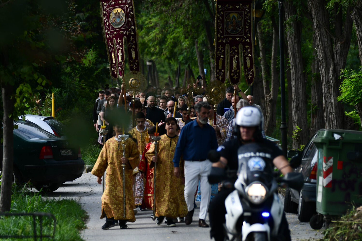 Λιτανεία της εικόνας της Παναγίας Ζωοδόχου Πηγής στους Αμπελόκηπους Λάρισας για την αποφυγή νέας πλημμύρας