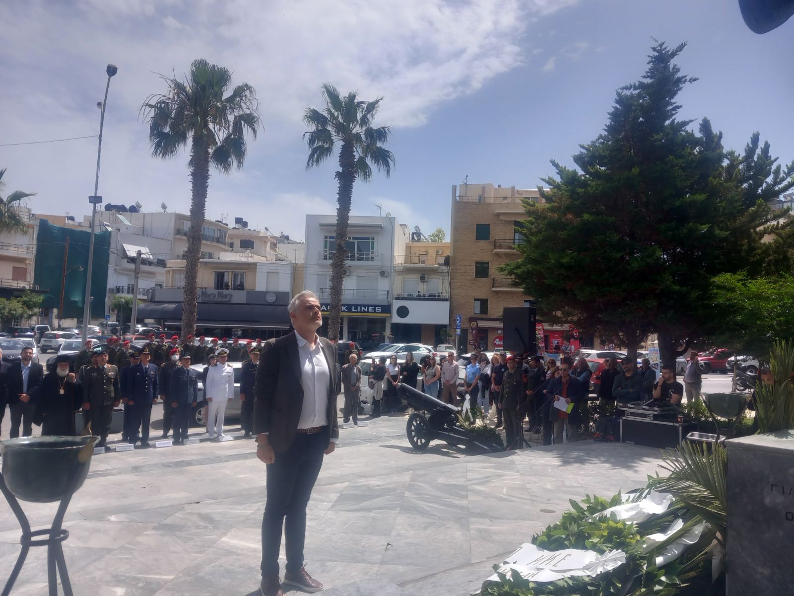 Κατάθεση στεφάνων της ΚΟ Ηρακλείου του ΚΚΕ στη Στοά Μακάσι 