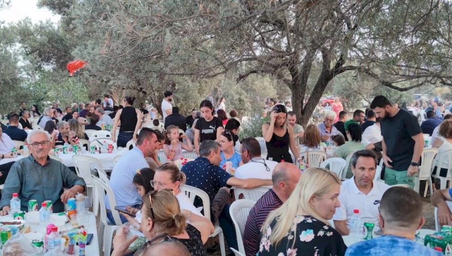 Αναβίωσε στην Μονή το παραδοσιακό αλώνισμα