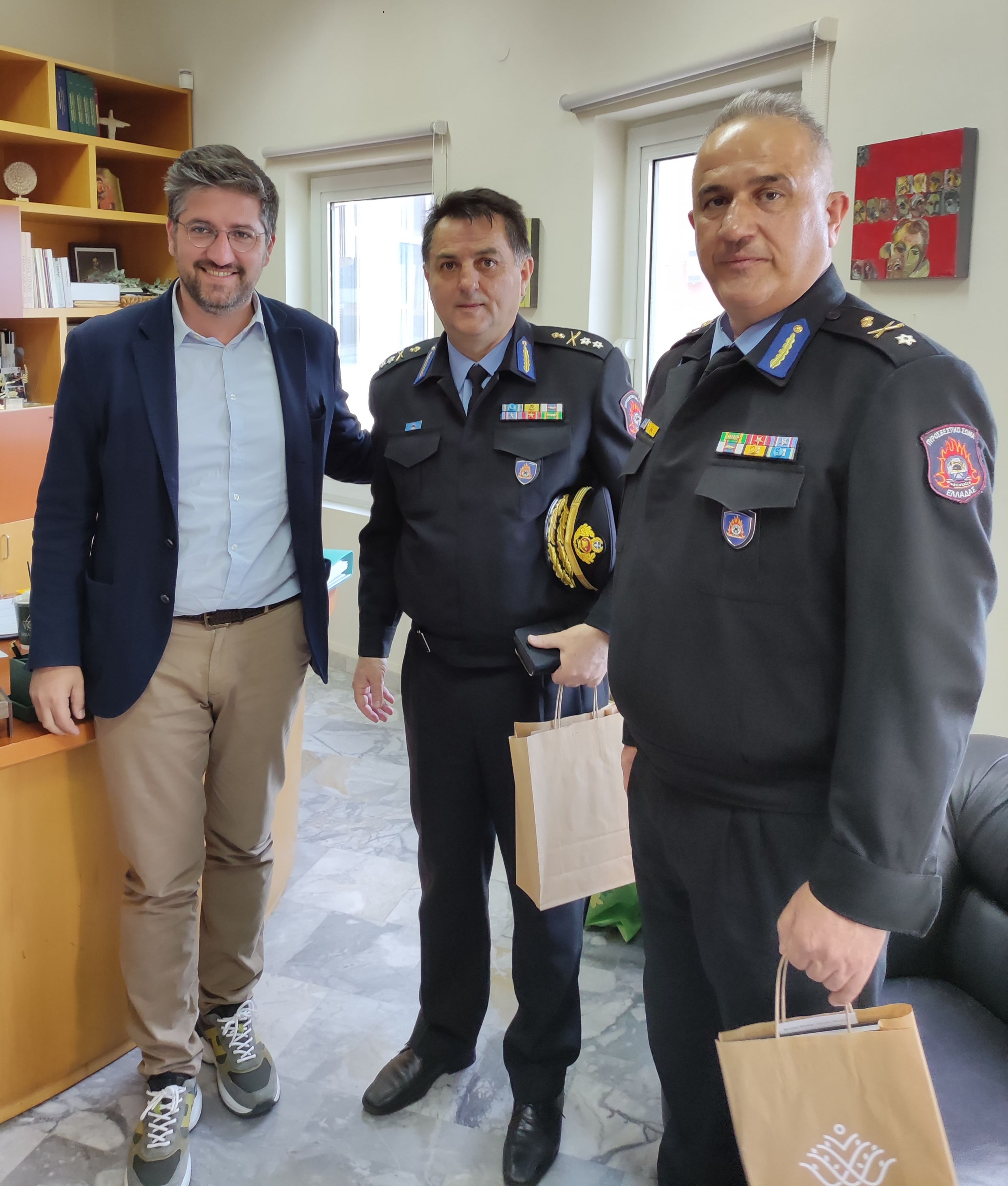 Συνάντηση Μεν. Μποκέα με το Συντονιστή Επιχειρήσεων της Πυροσβεστικής Υπηρεσίας
