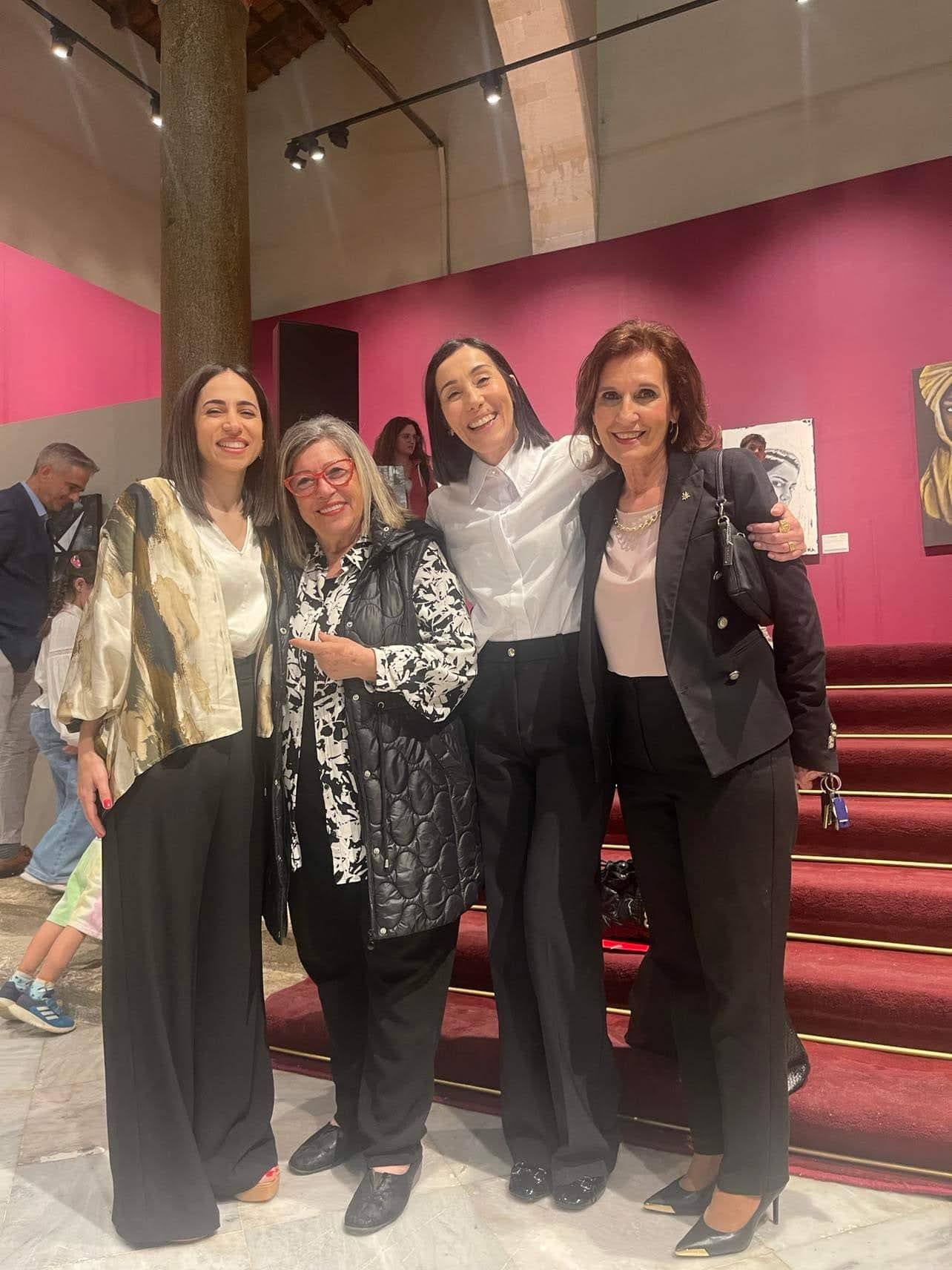 Πόλος έλξης η έκθεση ζωγραφικής της Λούλας Μεταξά «Θριαμβευτές»