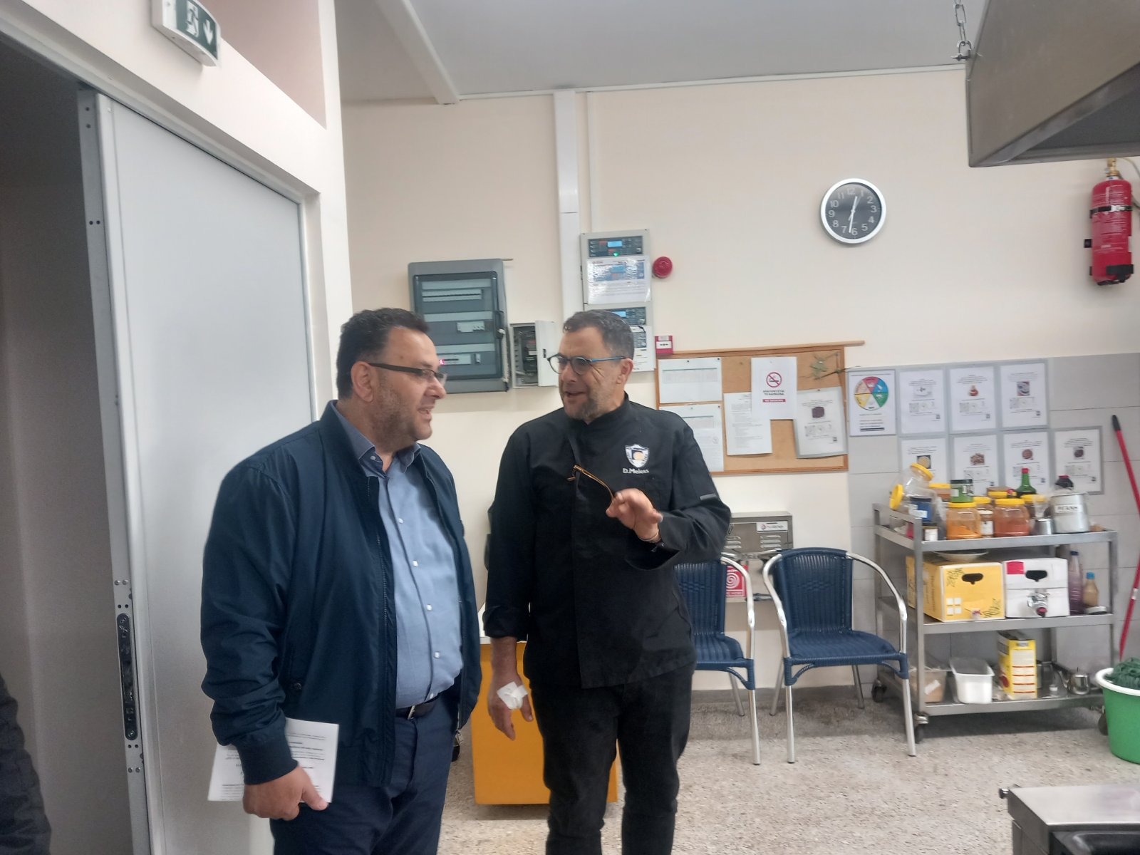 Περιοδεία κλιμακίου του ΚΚΕ στη ΣΑΕΚ Τουρισμού στο Ηράκλειο