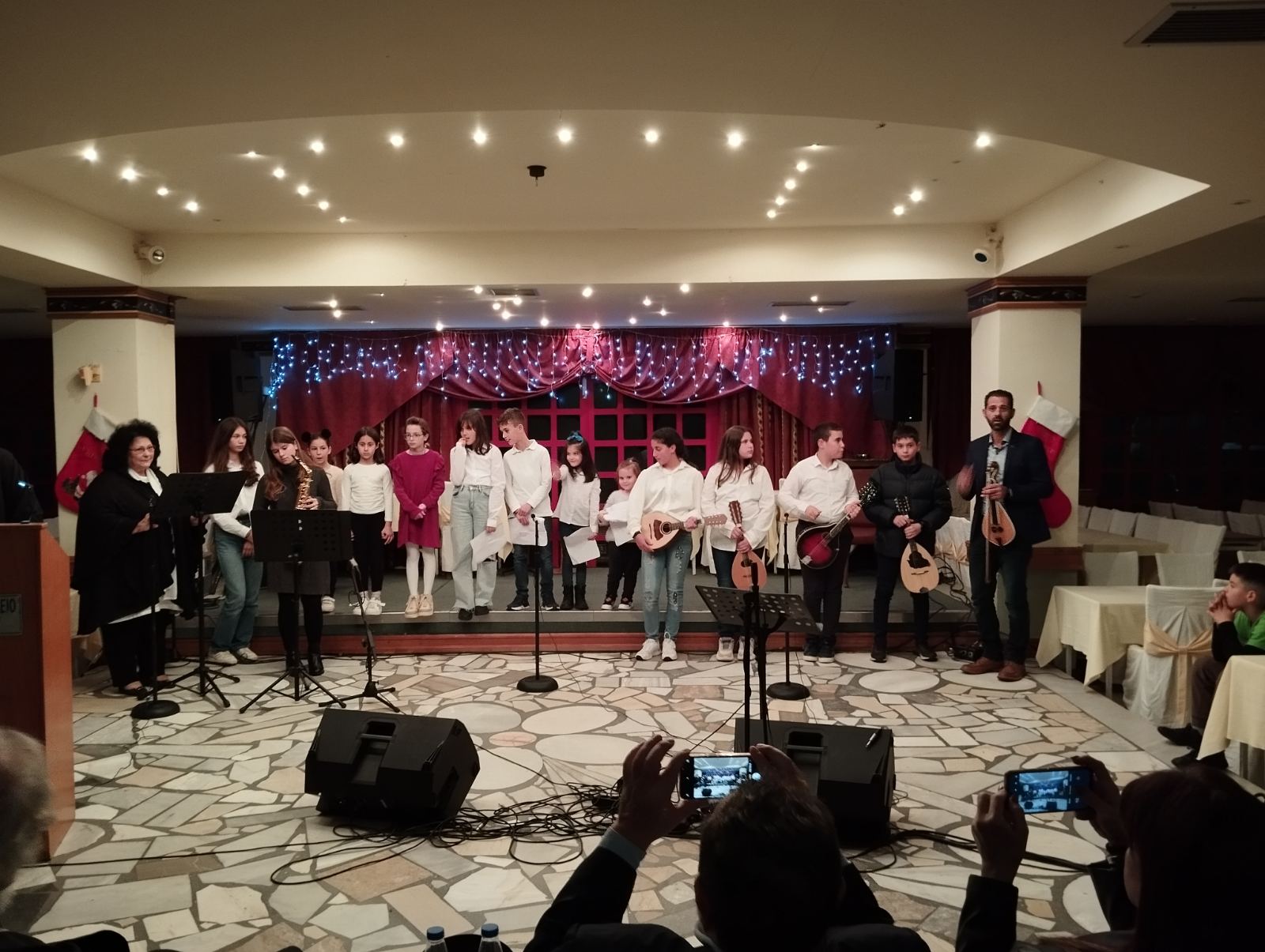 Με επιτυχία η Χριστουγεννιάτικη εκδήλωση της Ενορίας Καστελλίου Πεδιάδος