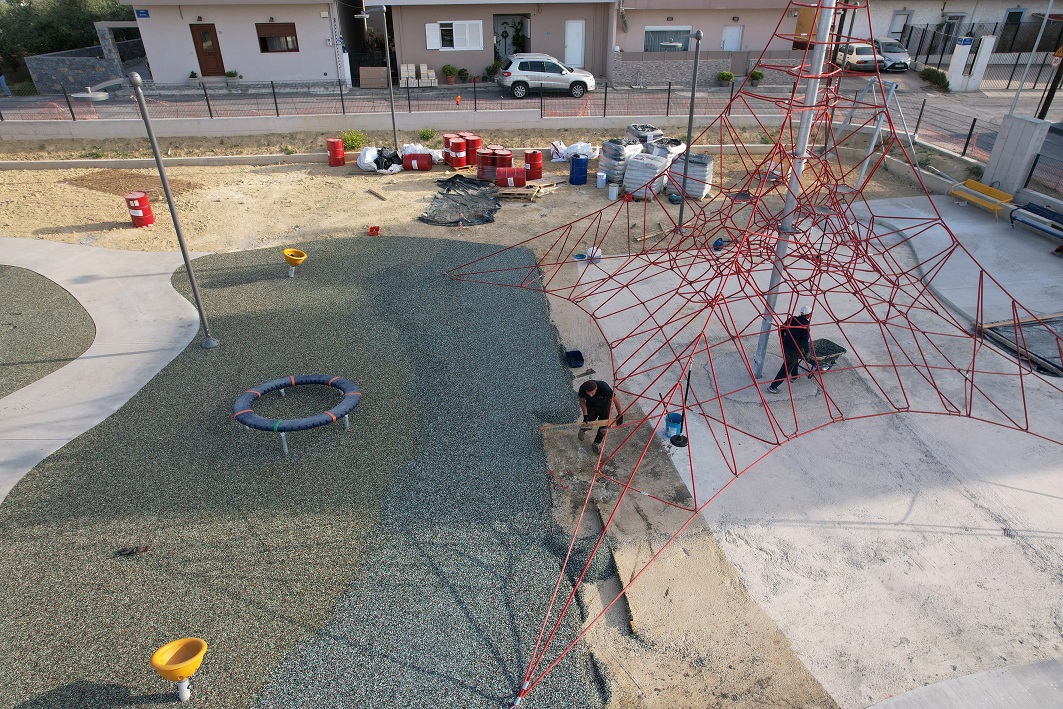 παιδική χαρά Μεσαμπελιές Βασίλης Λαμπρινός Ηράκλειο