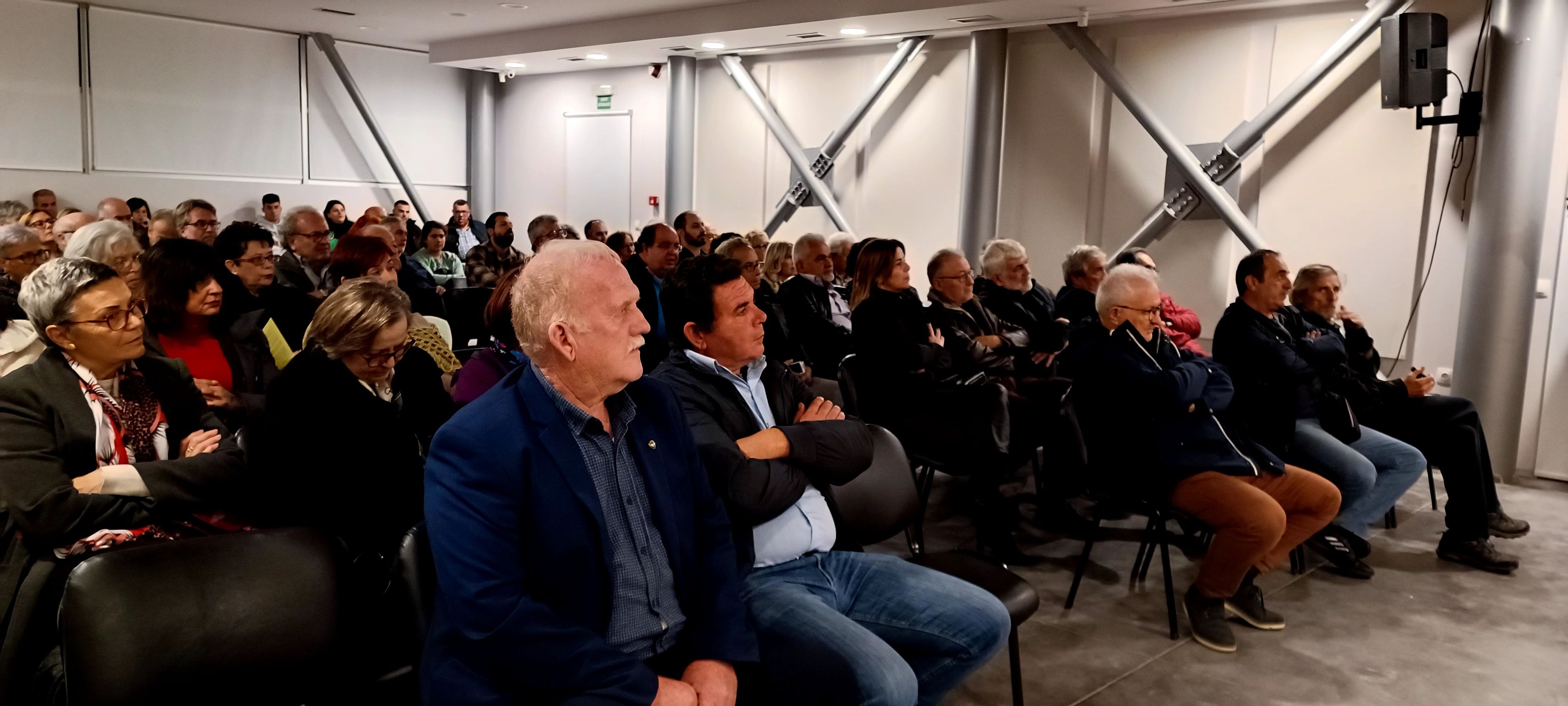 Λαμπρά εγκαίνια της έκθεσης φωτογραφίας "ΜΙΚΡΟΚΟΣΜΟΣ" του Νίκου Καμπιανάκη