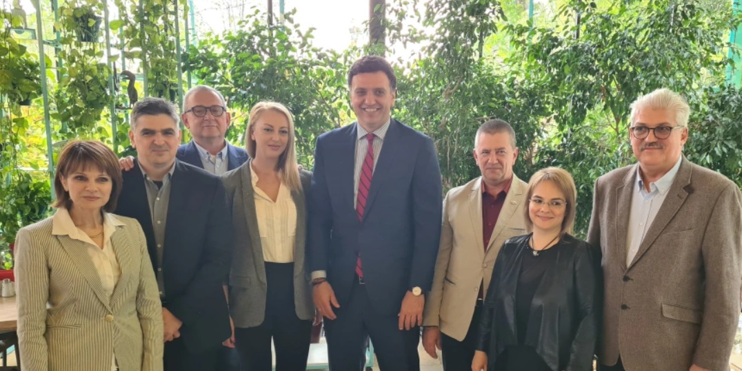 Ο Βασίλης Κικίλιας με τουριστικούς πράκτορες και επαγγελματίες