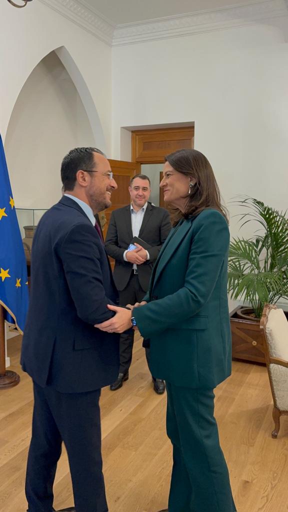 Ενημέρωσε Έλληνες εκλογείς της Κύπρου για την επιστολική ψήφο η Κ. Κεραμέως