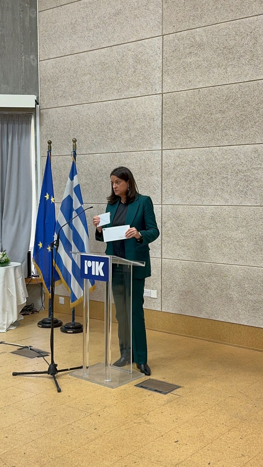 Ενημέρωσε Έλληνες εκλογείς της Κύπρου για την επιστολική ψήφο η Κ. Κεραμέως