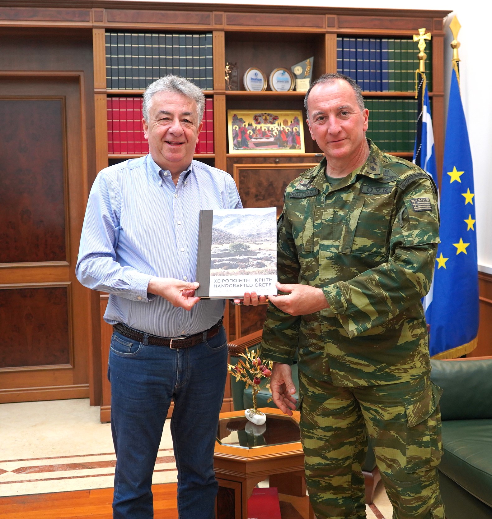 Επίσκεψη νέου Διοικητή της 5ης Αερομεταφερόμενης Ταξιαρχίας Χανίων στον Περιφερειάρχη Κρήτης