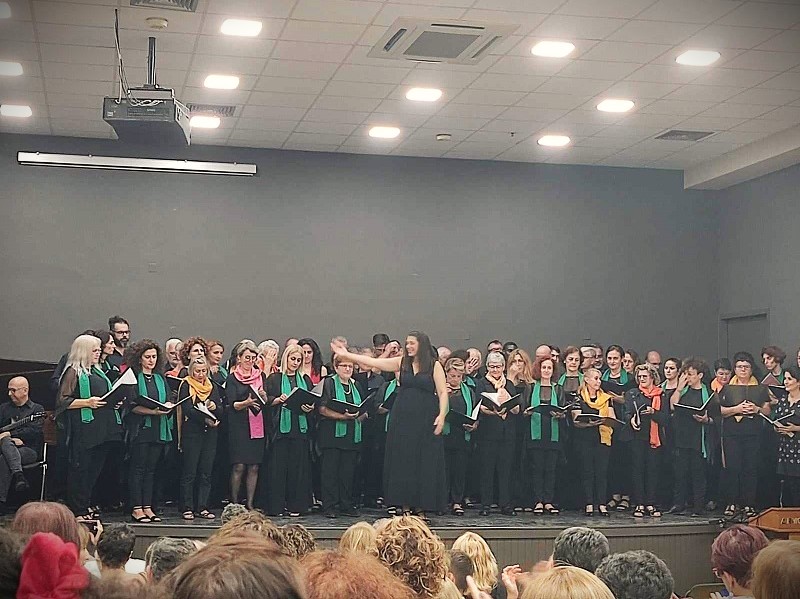 Σε κλίμα ενθουσιασμού και συγκίνησης η ελληνογαλλική συνάντηση χορωδιών