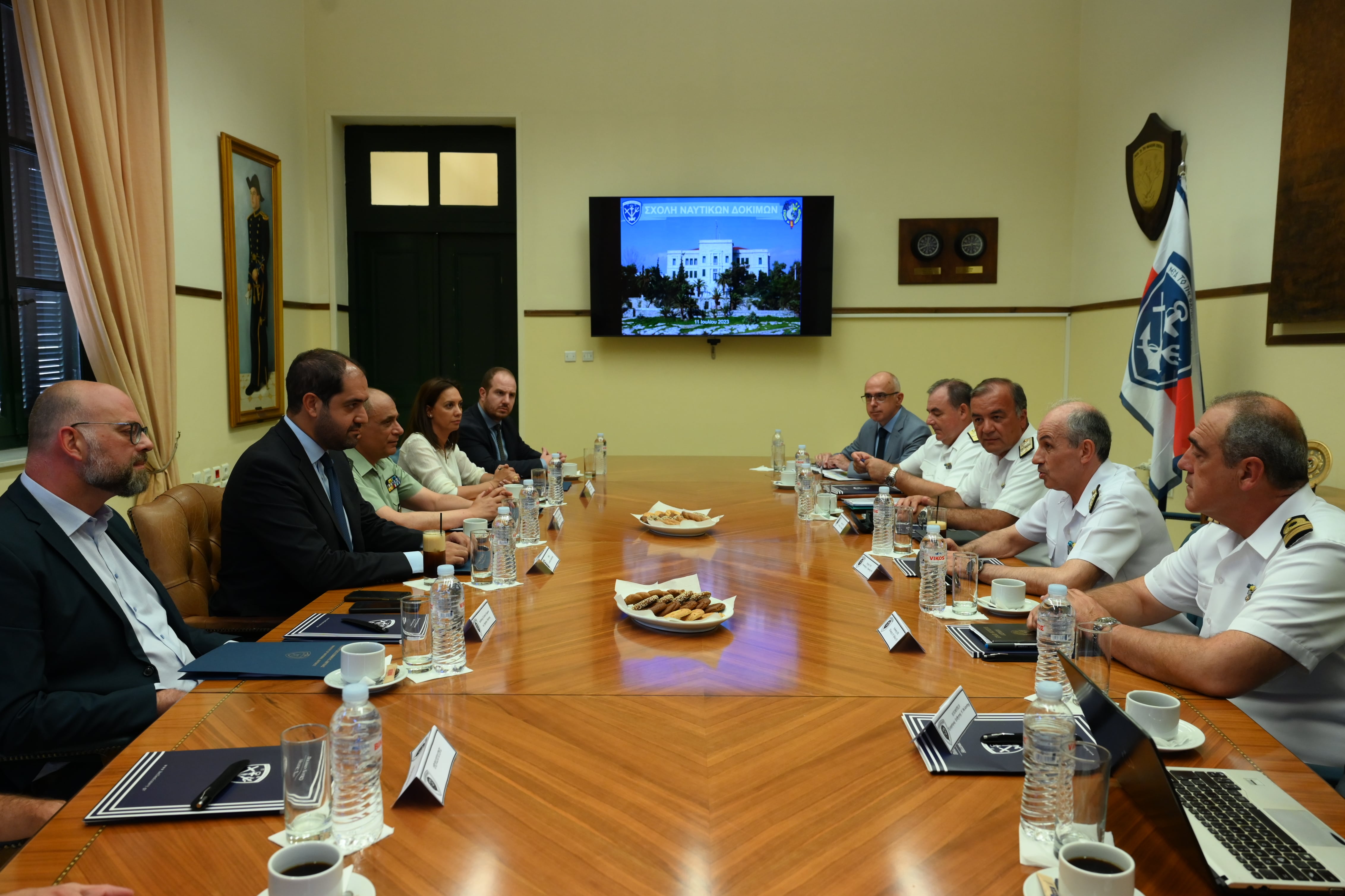  Στο 401 Στρατιωτικό Νοσοκομείο και τη Σχολή Ναυτικών Δοκίμων ο Γιάννης Κεφαλογιάννης