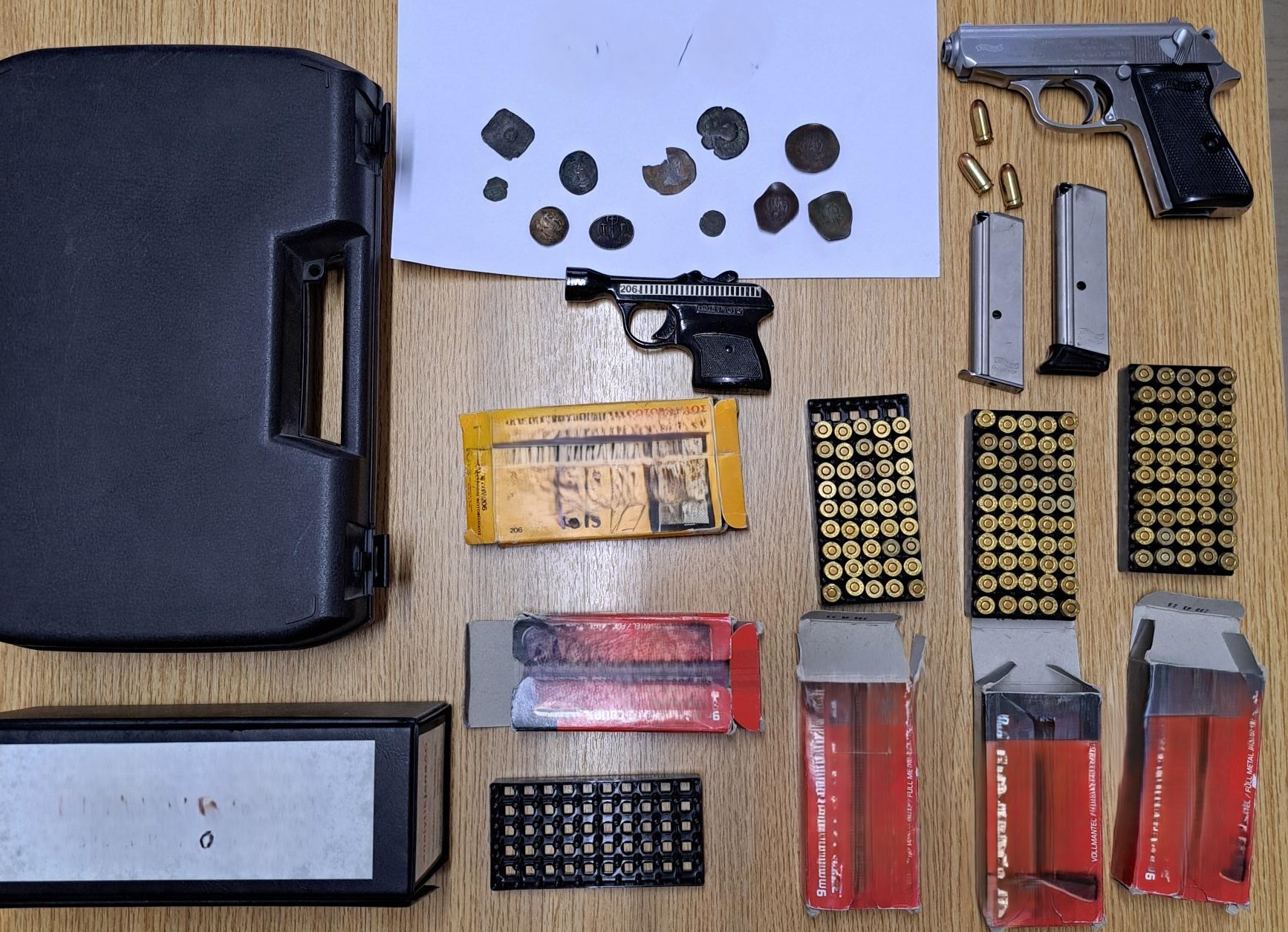 οπλα νομισματα χερσονησος