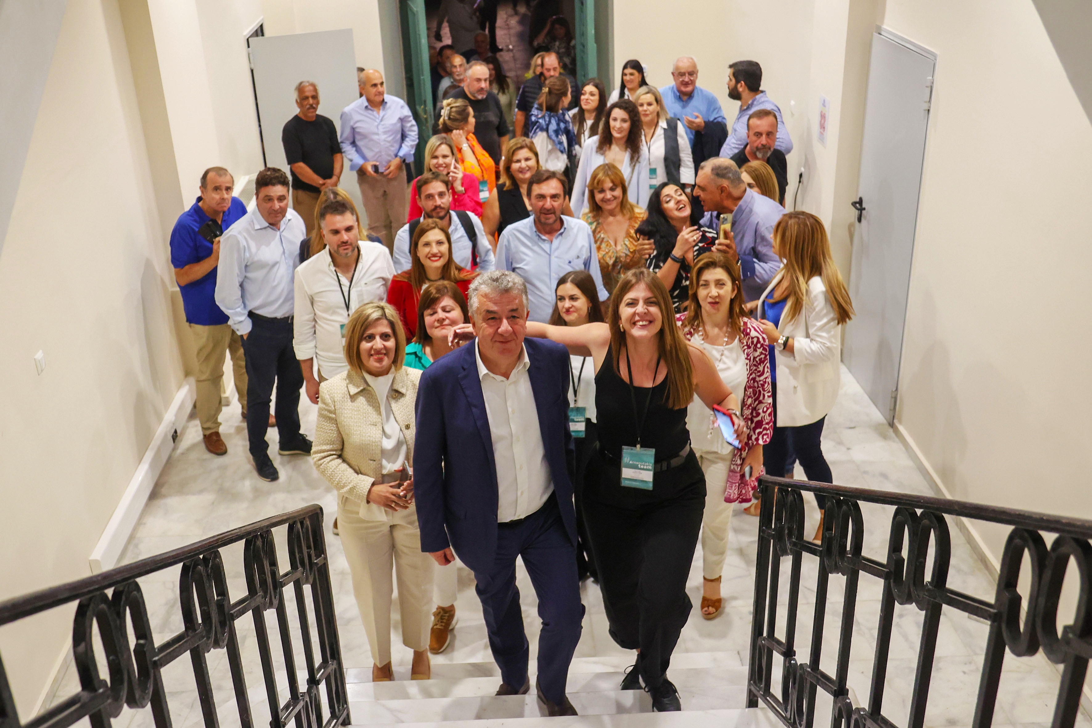 Αρναουτάκης κλπ