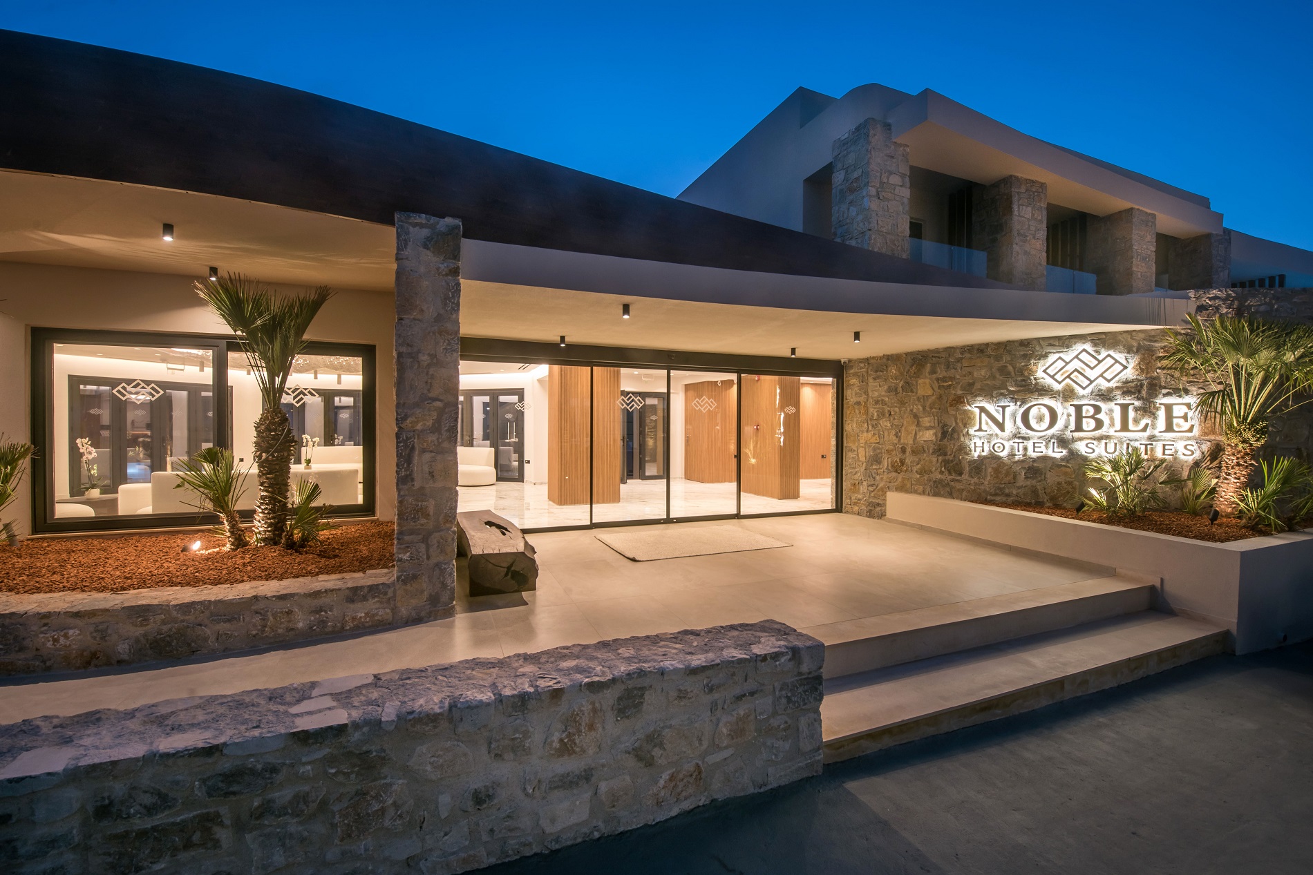 1_Noble Hotel Suites
