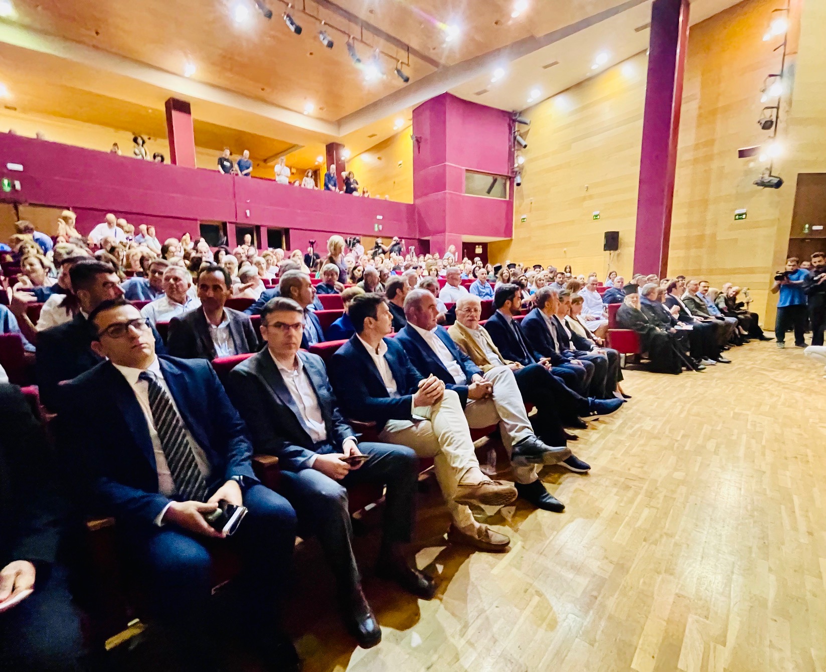 Ο Περιφερειάρχης Κρήτης στα εγκαίνια του 2ου φεστιβάλ βιβλίου Χανίων που διοργανώνεται από το Δήμο Χανίων και την Περιφέρεια Κρήτης