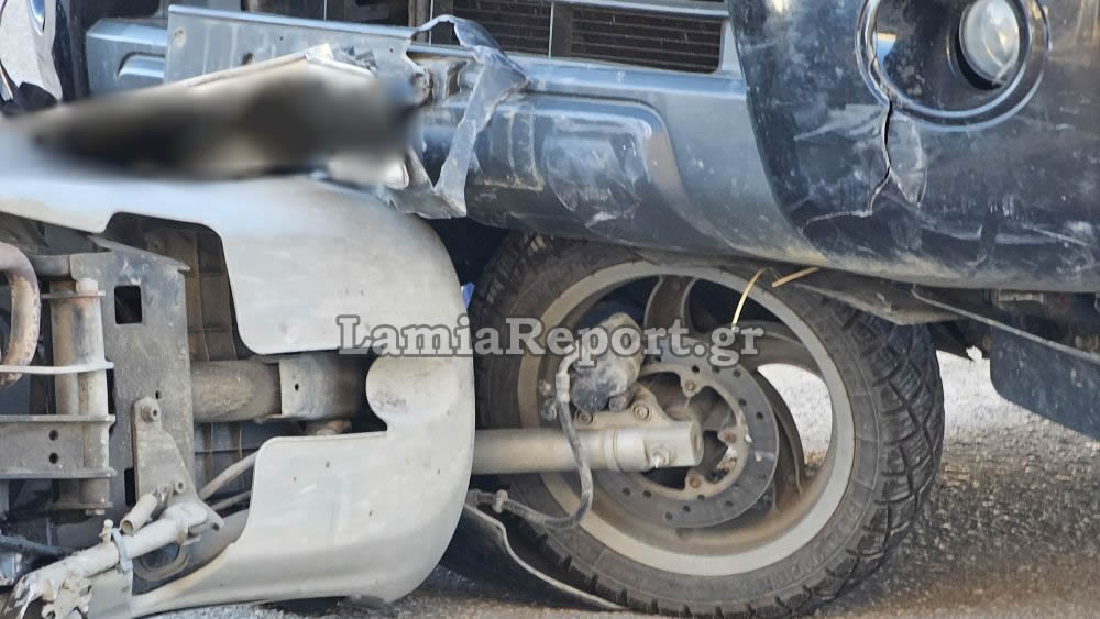 Λαμία: Σοβαρό τροχαίο σε διασταύρωση με μηχανάκι