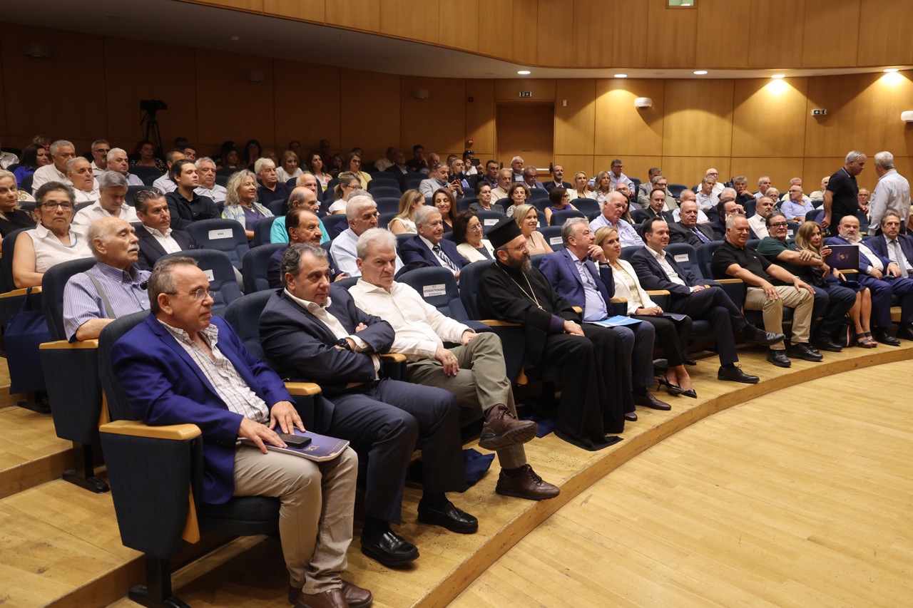 Αρναουτάκης: "Πυλώνας ανάπτυξης και προόδου για την Κρήτη το Επιμελητήριο Ηρακλείου - Η Περιφέρεια στηρίζει την τοπική επιχειρηματικότητα"