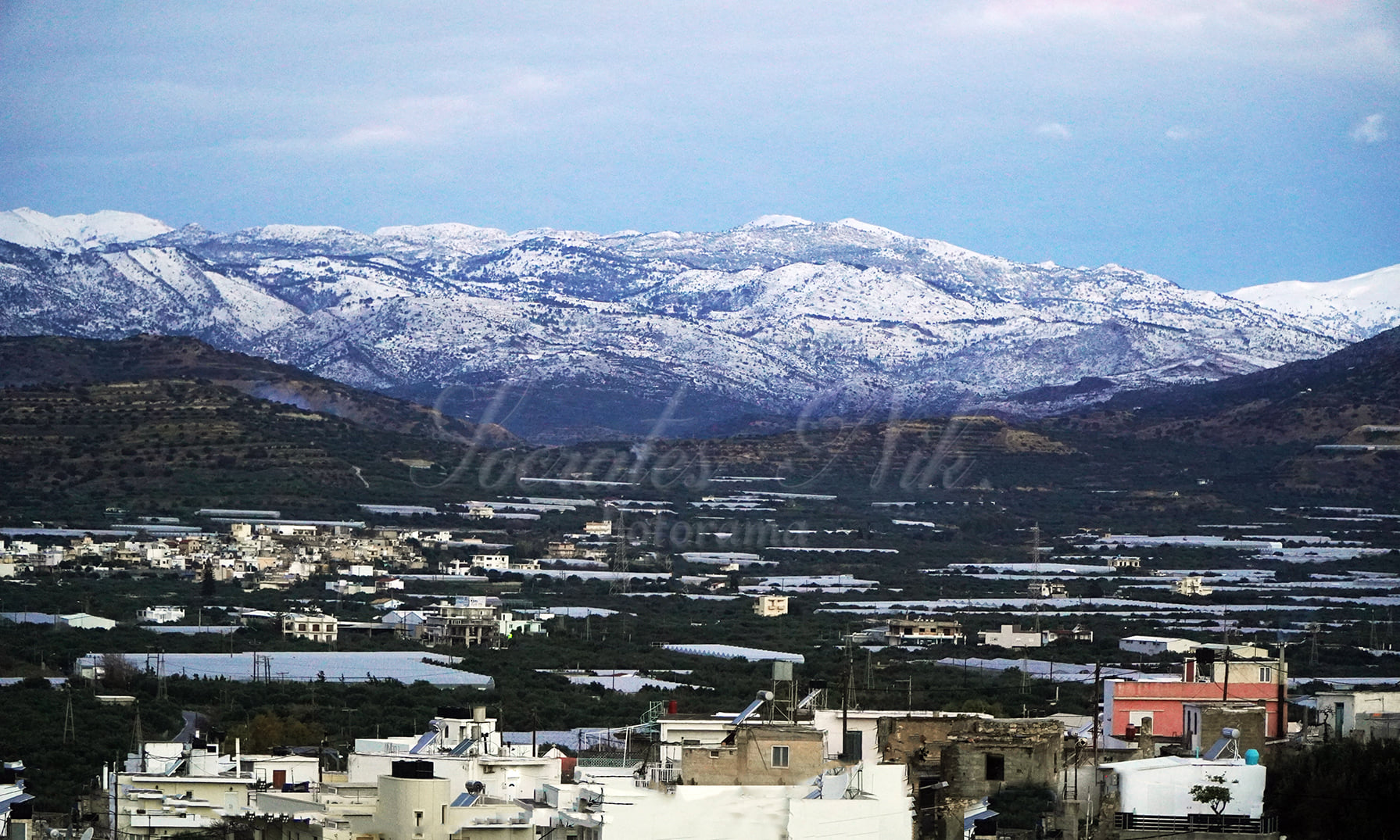 Τα Λασιθιώτικα βουνά από την Ιεράπετρα - φωτογραφία Socrates Nikitidis via ΜΕΤΕΩΚΡΗΤΕΣ