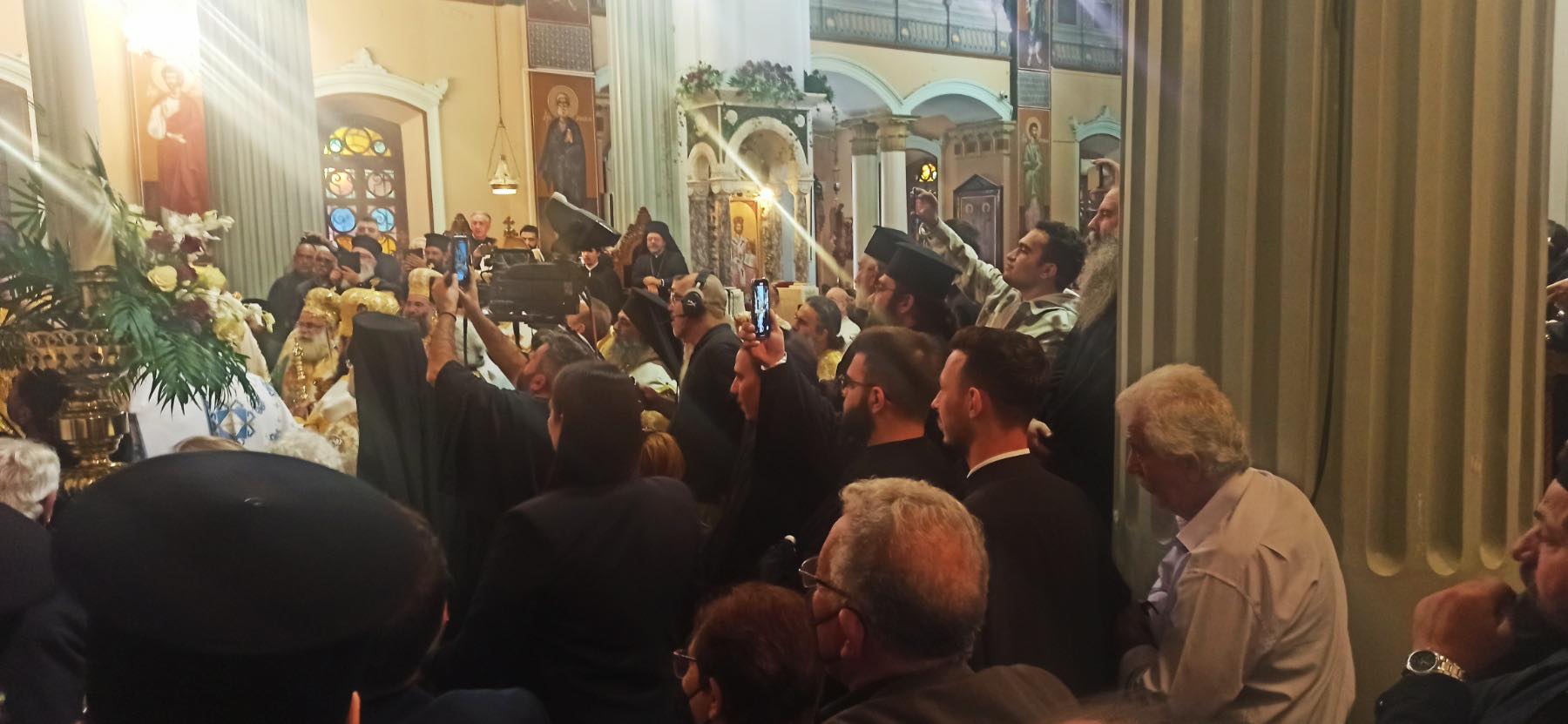 χειροτονία