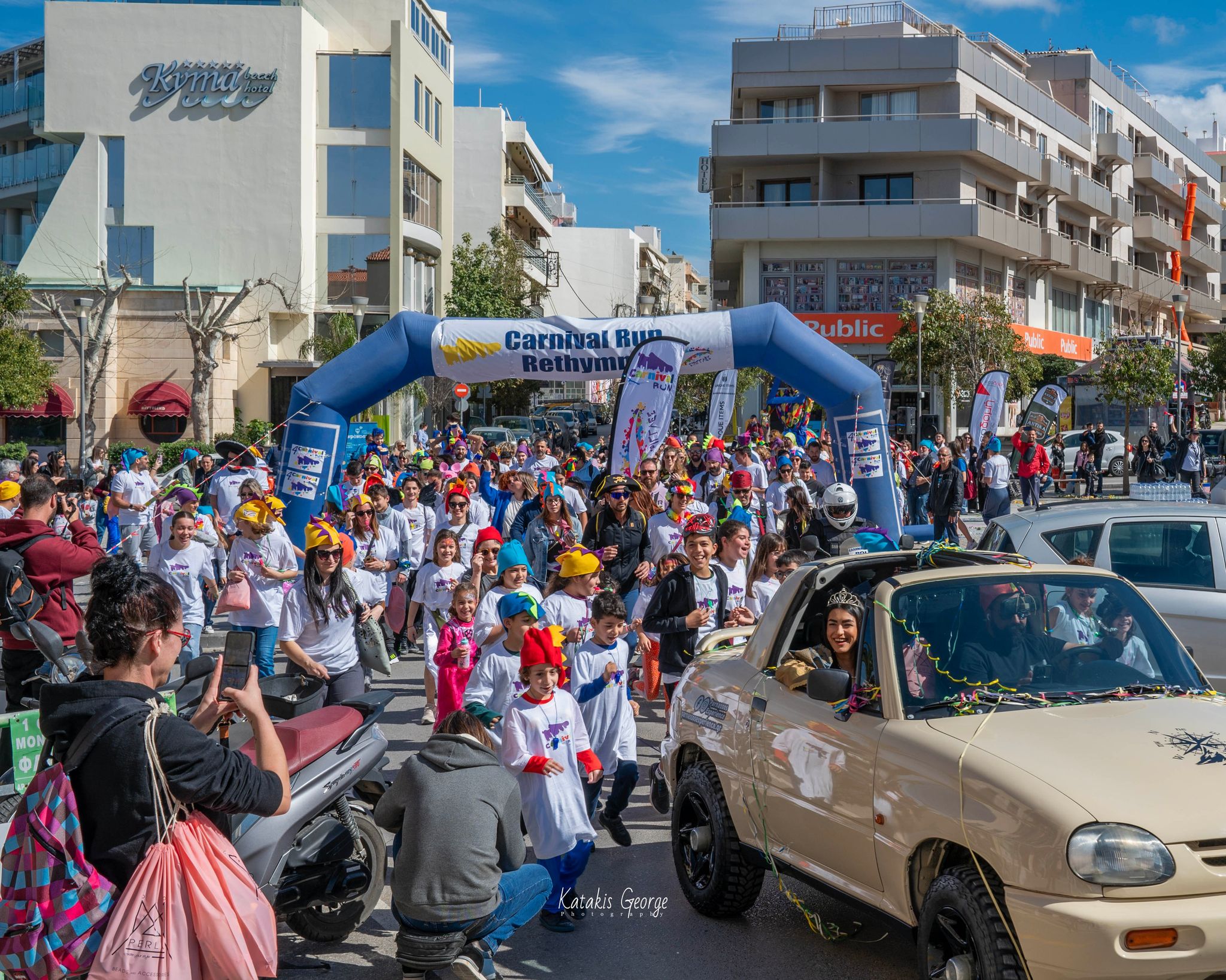 Κέφι και ξεφάντομα στο 4o Carnival Run