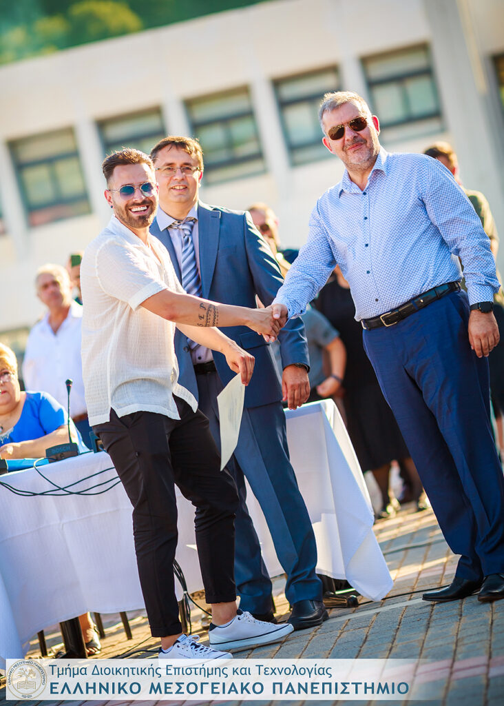 ΕΛΜΕΠΑ: Συγκίνηση και χαμόγελα στην τελετή ορκωμοσίας του Τμήματος Διοικητικής Επιστήμης και Τεχνολογίας