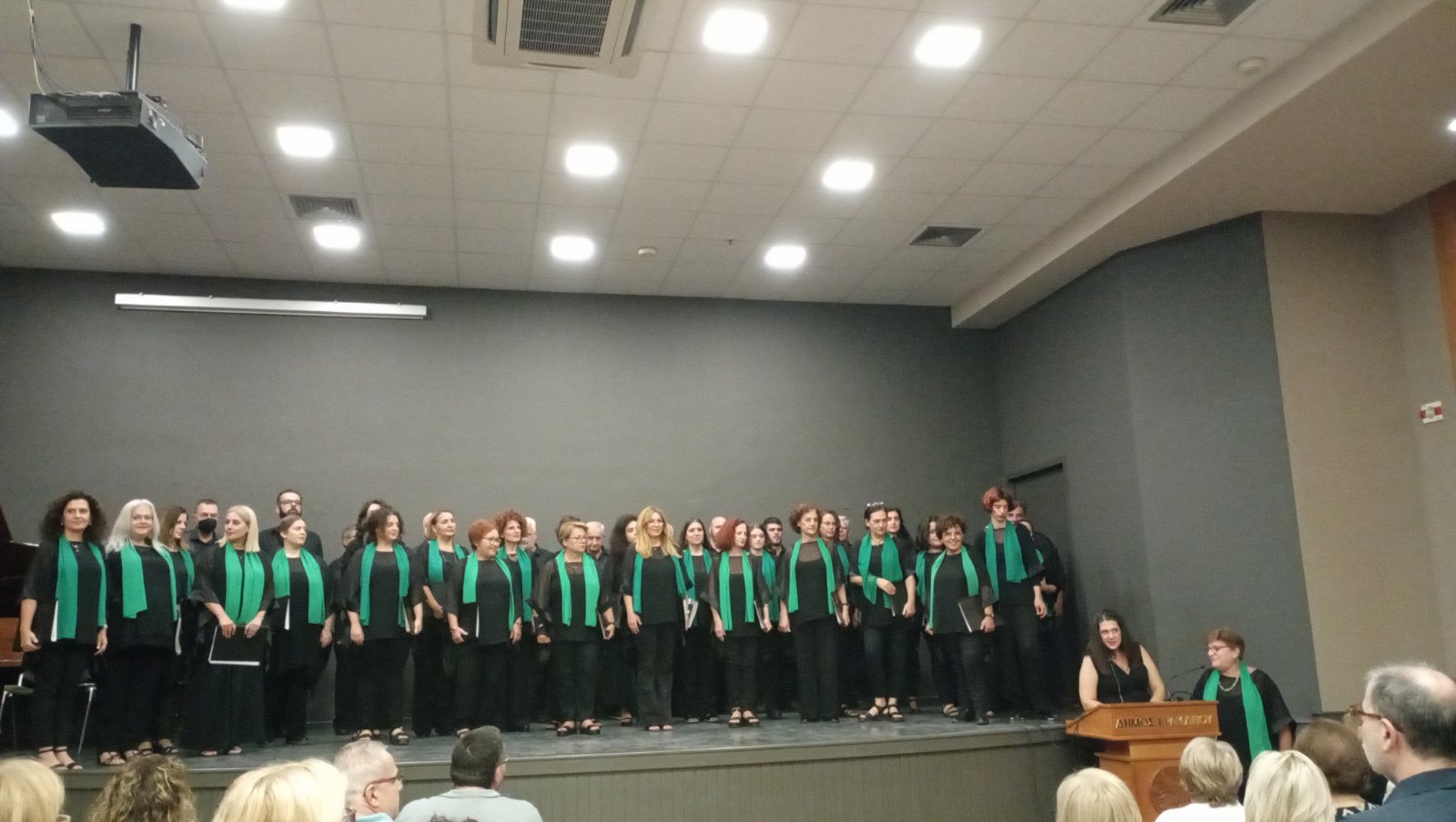 Σε κλίμα ενθουσιασμού και συγκίνησης η ελληνογαλλική συνάντηση χορωδιών