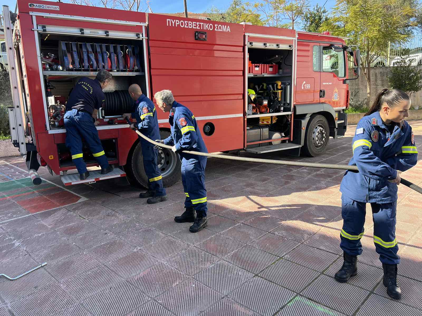 Πυροσβέστες Βαρύπετρο