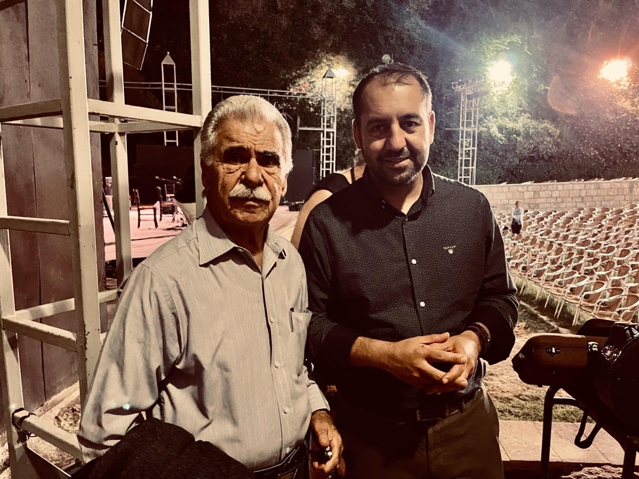 Θερμό χειροκρότημα απ´ όλους στον Βασίλη Σκουλά