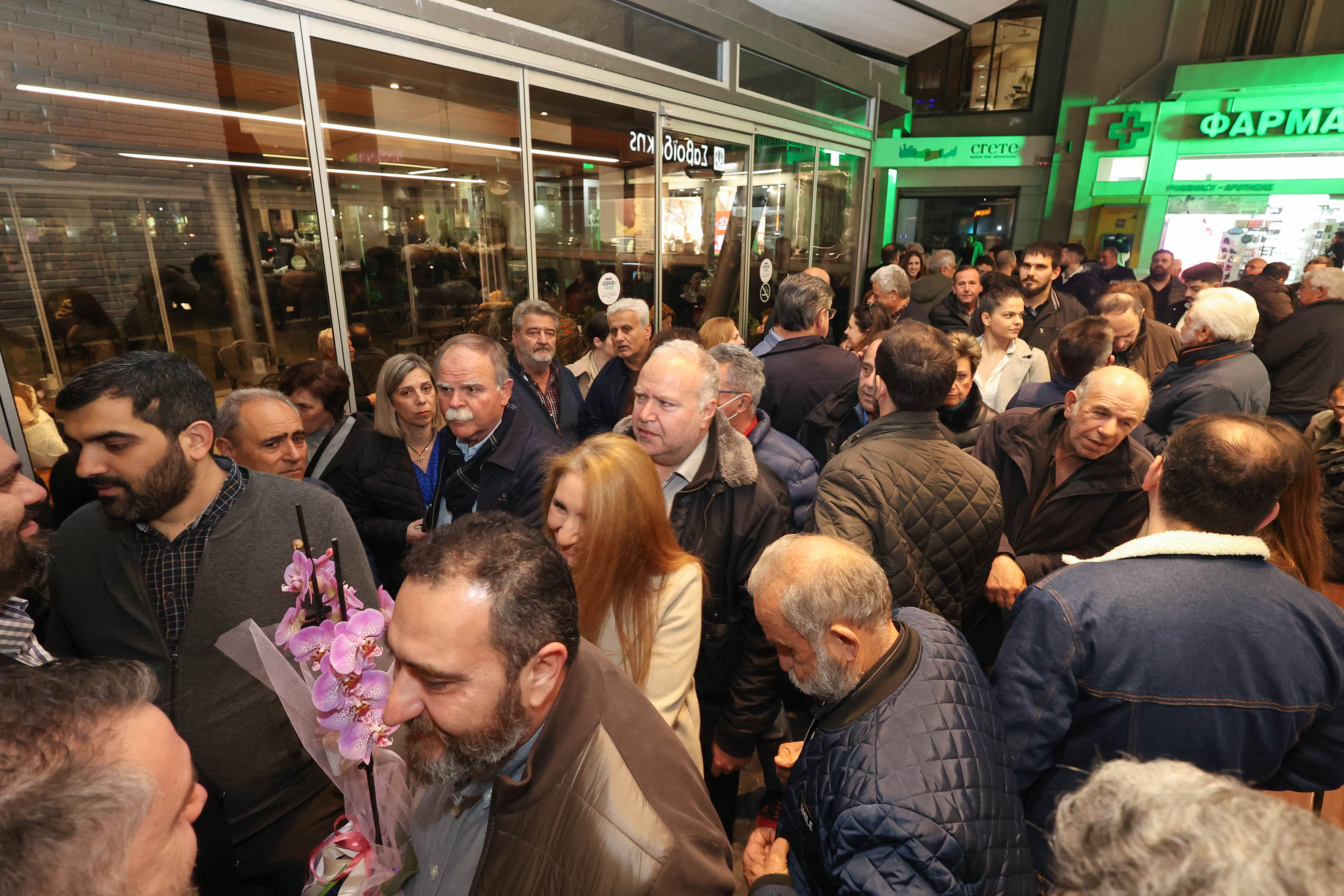 λάμπρος βαμβακάς εκλογικό κέντρο πολιτικό γραφείο πασοκ ηράκλειο