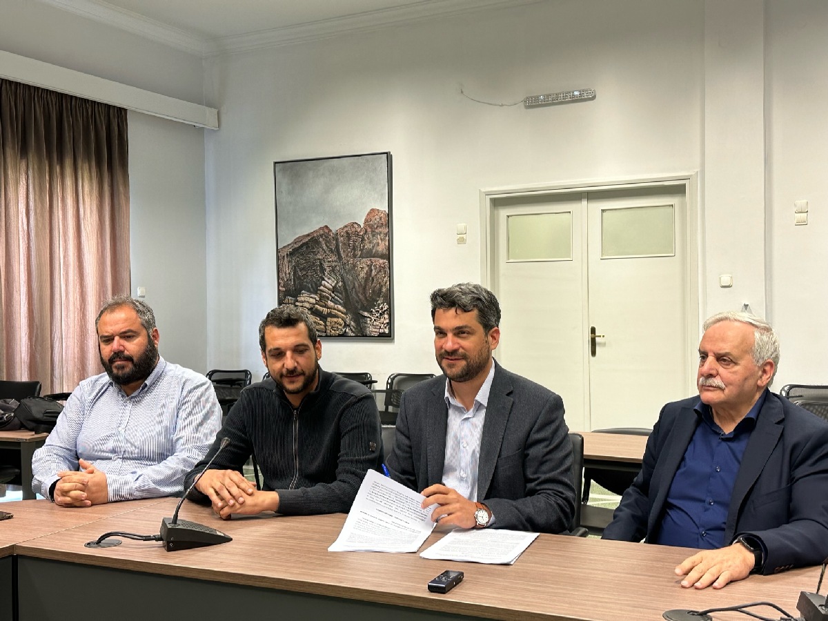 Υπέγραψε τη σύμβαση παραχώρησης στον Δήμο Χανίων για το κτίριο του πρώην ΙΚΑ στην οδό Σολωμού & Νεάρχου, ο Δήμαρχος, Παναγιώτης Σημανδηράκης