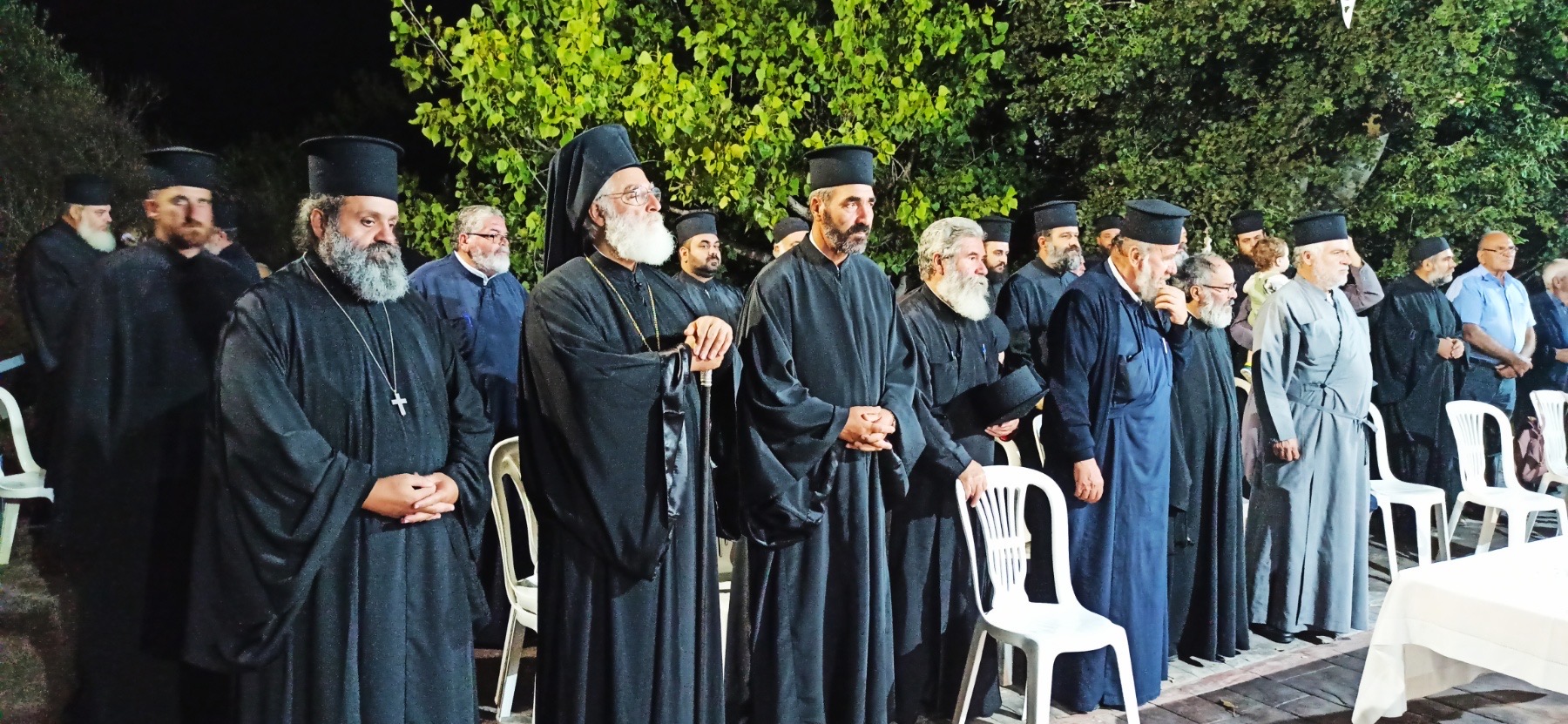 μητροπολίτης-κληρικοί