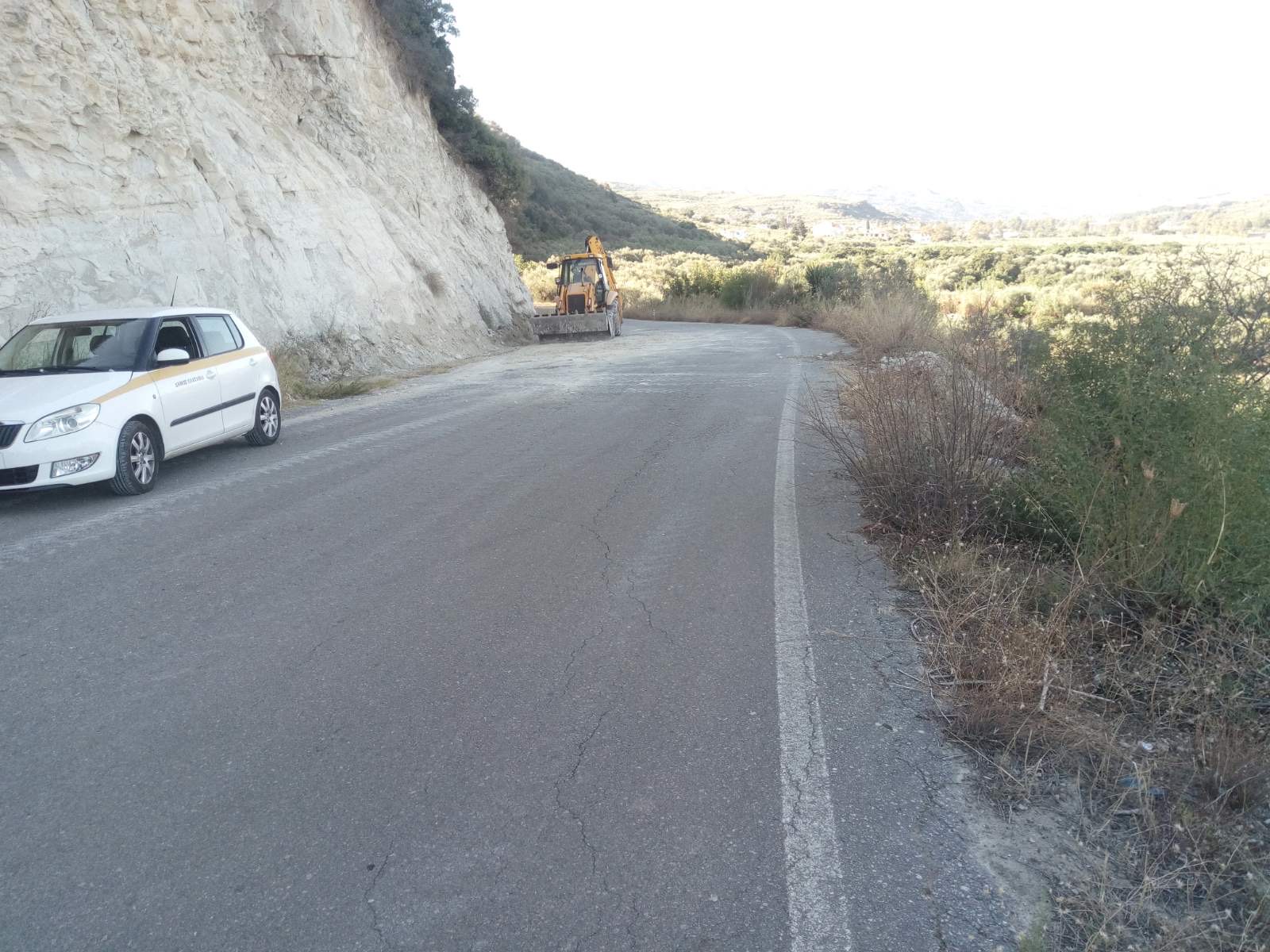 Αποκαταστάθηκε ο δρόμος μετά τις καταπτώσεις βράχων και τη διάβρωση από την κακοκαιρία 