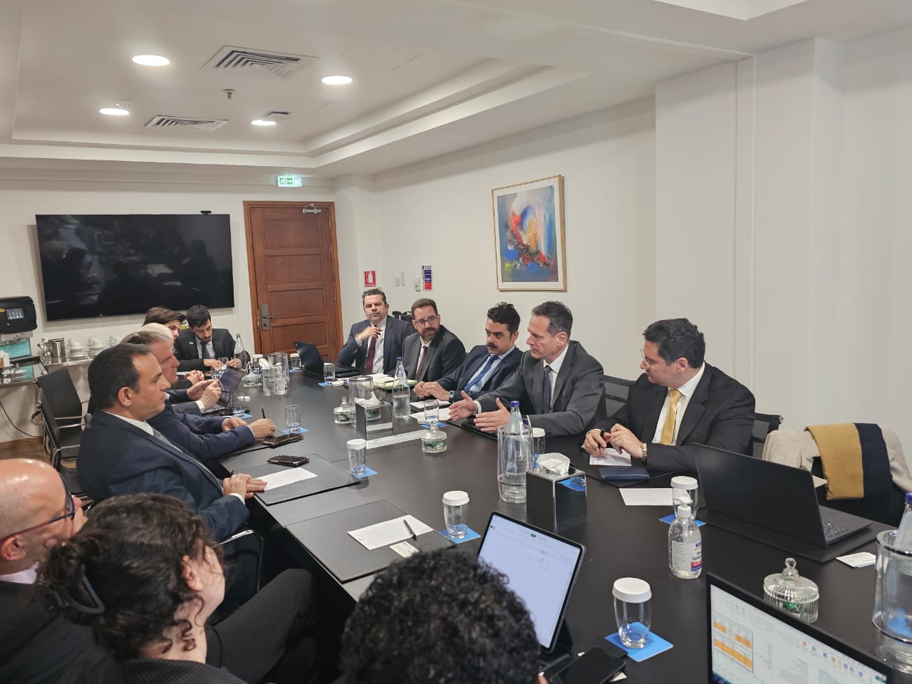 αδμηε μανουσάκης κύπρος κρήτη