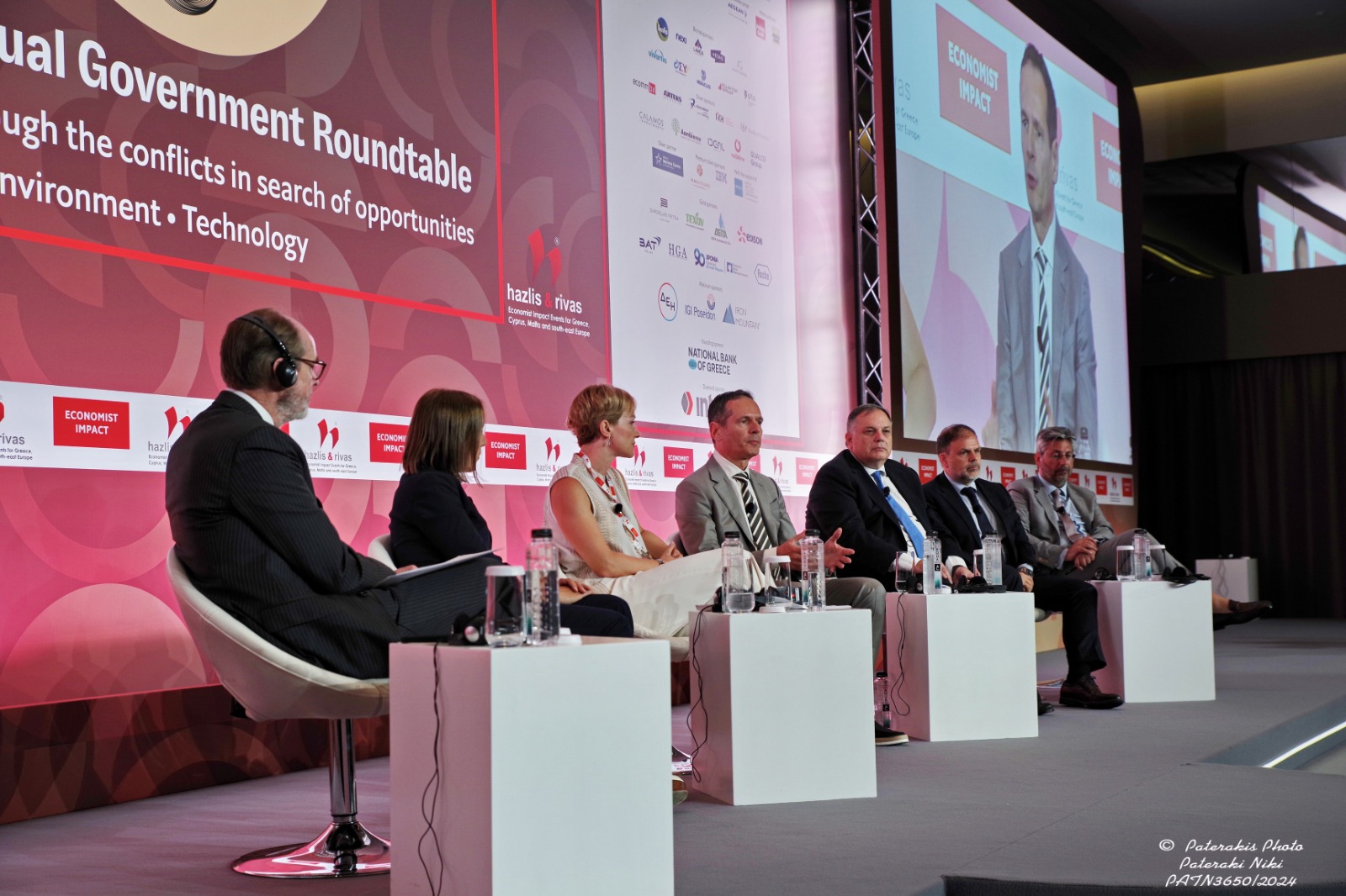 Μανουσάκης Economist