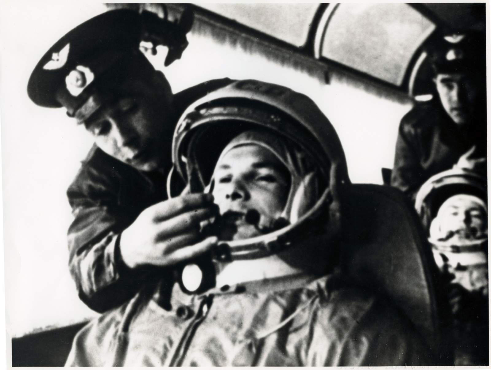 12 Απριλίου 1961…Ο Σοβιετικός κοσμοναύτης Γιούρι Γκαγκάριν γίνεται ο πρώτος άνθρωπος που ταξιδεύει στο διάστημα και εκτελεί την πρώτη επανδρωμένη τροχιακή πτήση, με το Βοστόκ 1.
