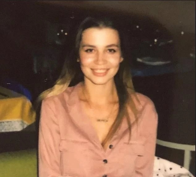 Η Natusha Zahm δήλωσε στην Daily Mail πως ο γιος της, ηλικίας επτά ετών τότε, πίστευε ότι μιλούσε με ένα εξάχρονο κορίτσι στο Telegram, αλλά τελικά ήταν ένας ενήλικας που ζήτησε από τον γιο της γυμνόστηθες φωτογραφίες.