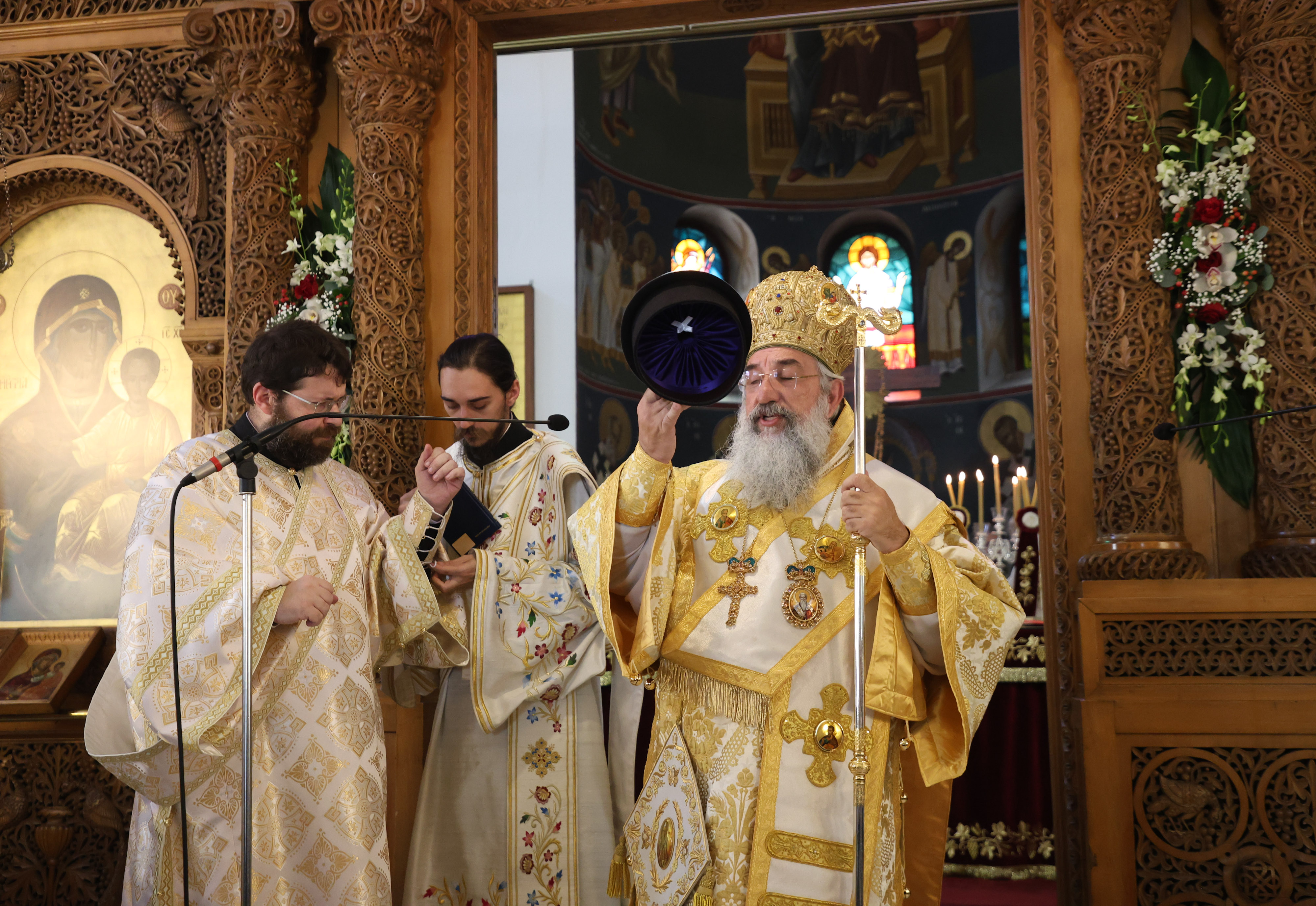 xeirotonia diakonou..