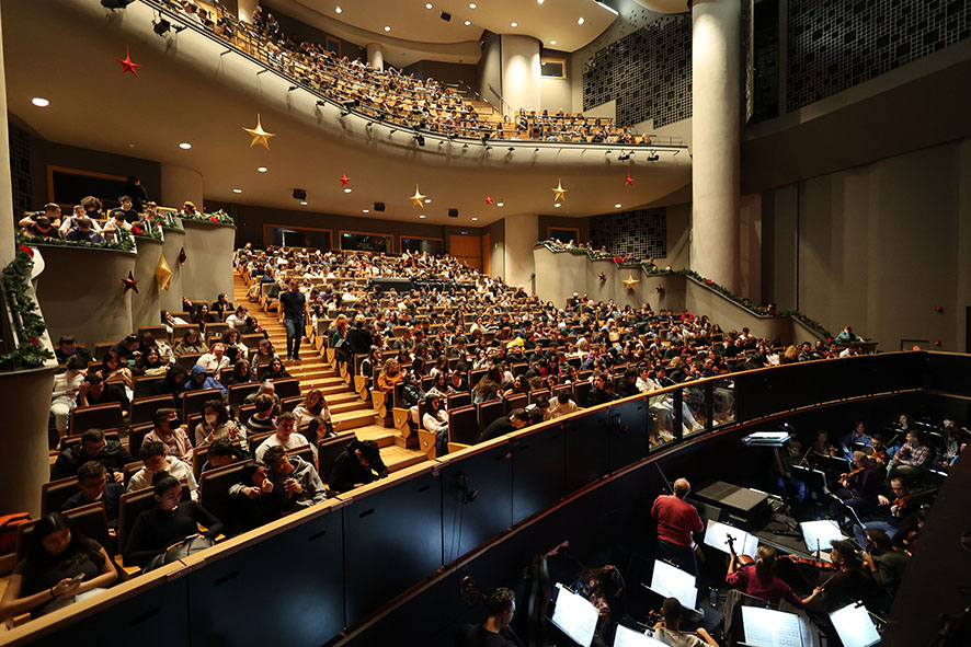 600 μαθητές από 10 σχολεία στο εκπαιδευτικό πρόγραμμα του ΠΣΚΗ για την όπερα «Ριγκολέττο»