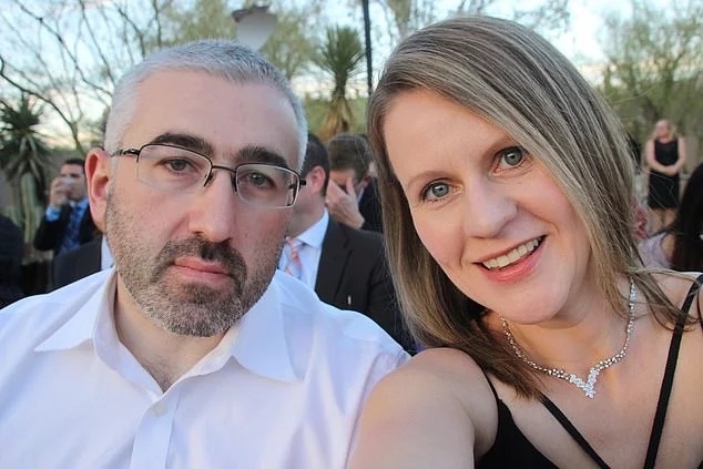 Ένας εργαζόμενος σε παιδικό σταθμό έμαθε στον γιο του Vitaly και της Anastasia Zhadina Burshteyn να λέει βρισιές, τις οποίες ο εργαζόμενος κατέγραψε και μοιράστηκε στο Διαδίκτυο. Το βίντεο έγινε viral, μετατρέποντας τον τότε δίχρονο γιο τους σε meme