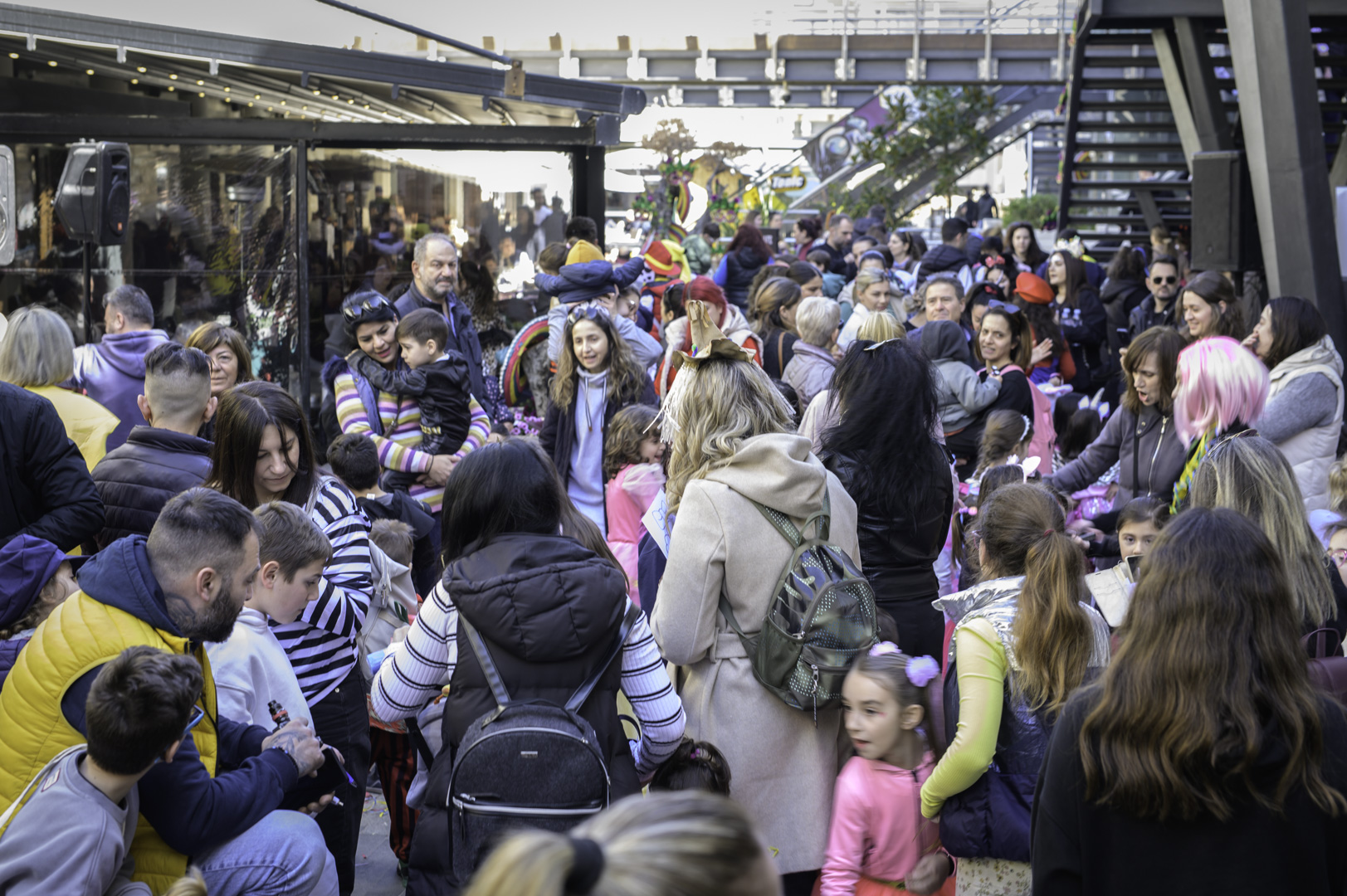  "Πλήθος κόσμου στο εμπορικό Τalos τις απόκριες!