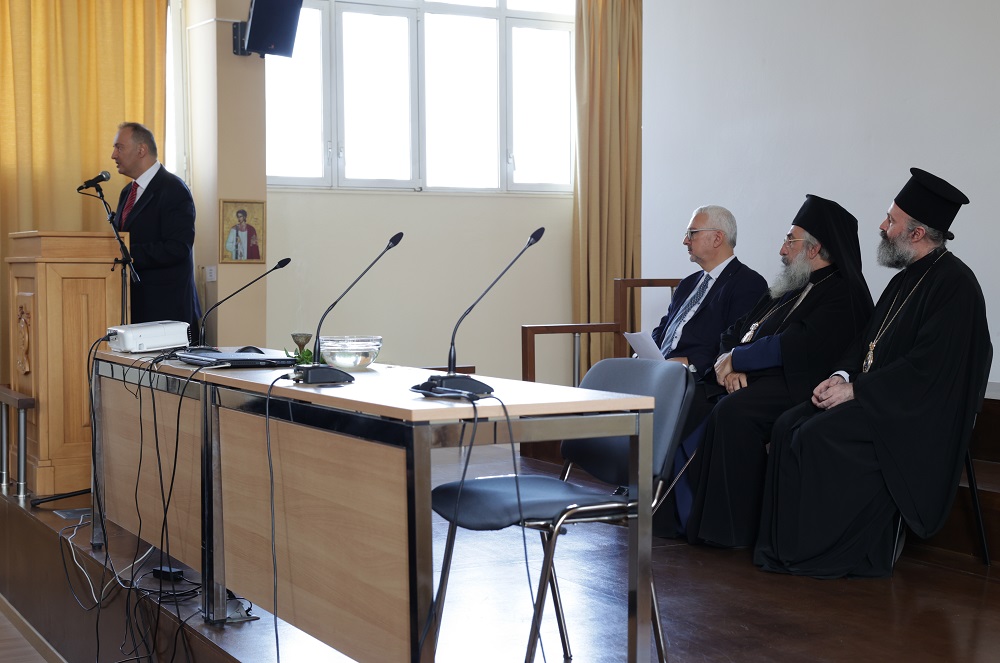 Εκκλησιαστικά Ακαδημία Κρήτης αγιασμός