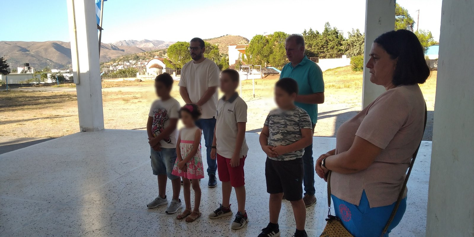 Αγιασμός με χαμόγελα στο μονοθέσιο δημοτικό σχολείο Σκινιά Μονοφατσίου