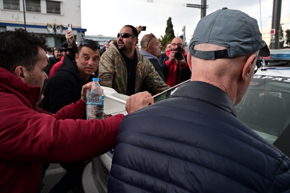 Αγρότες σύνταγμα